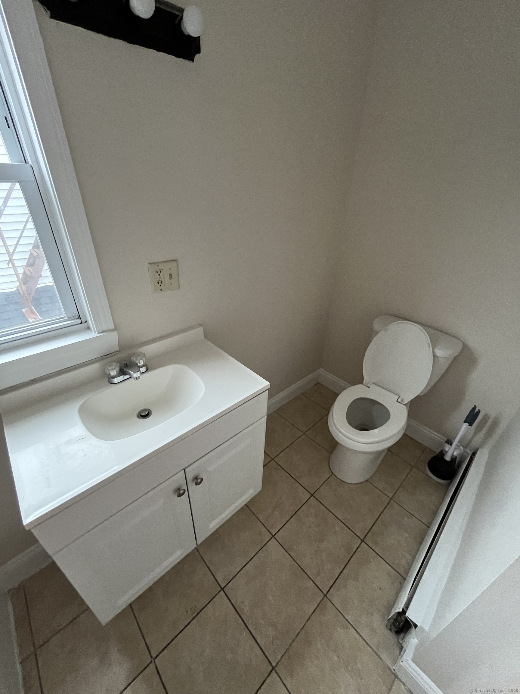 8 Locust Street Property Photo 13