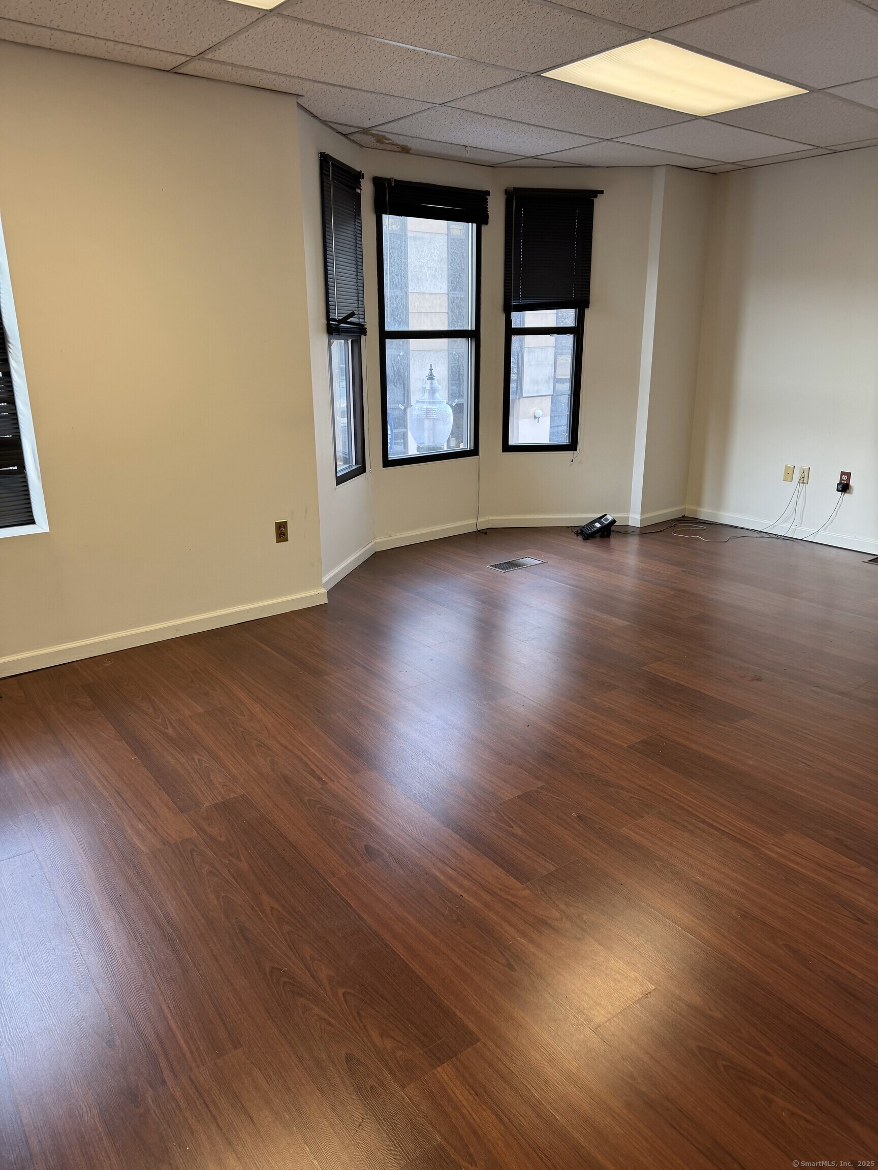 360 Fairfield 2nd Fl Avenue Property Photo 8