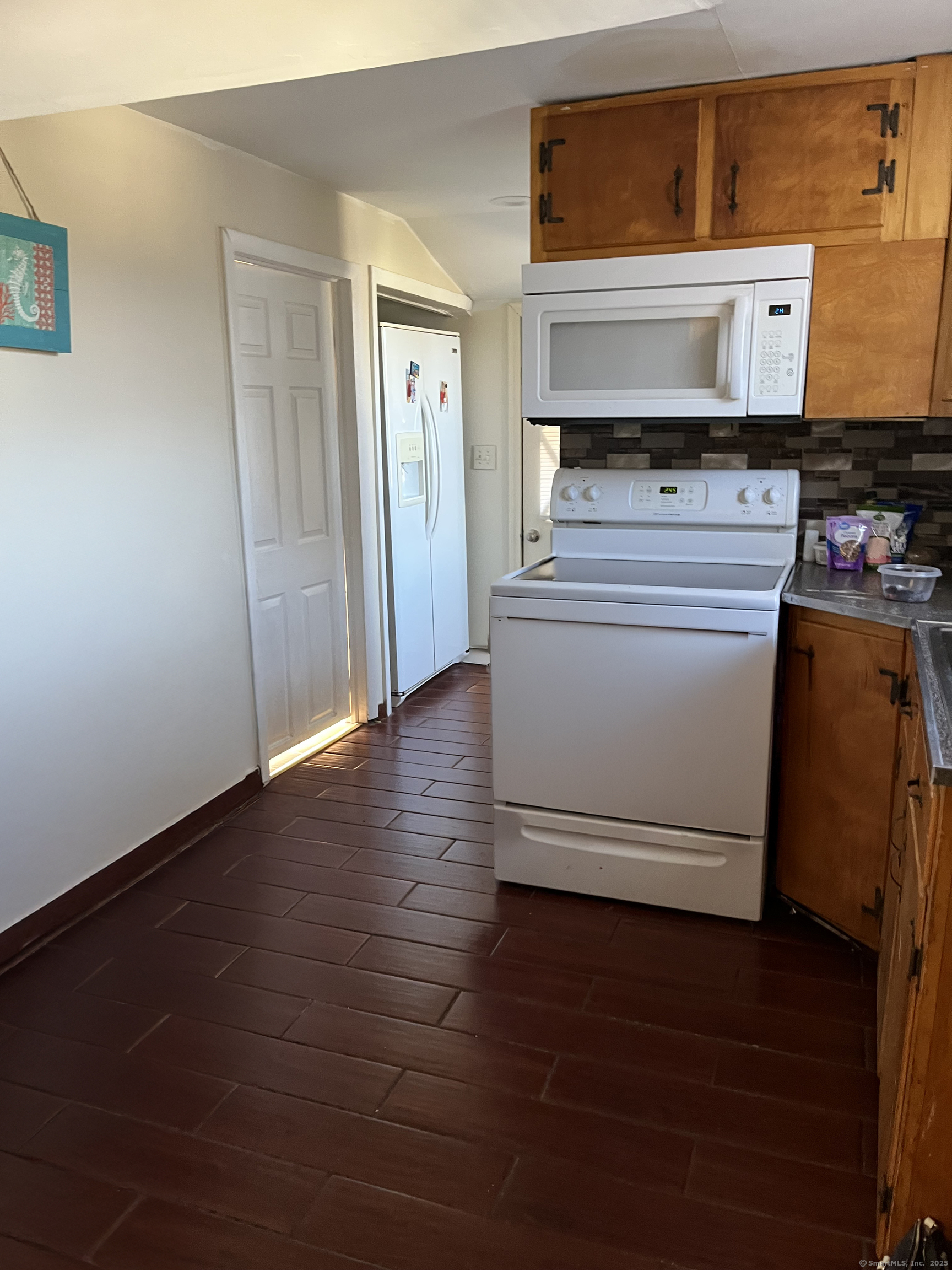 11 Alice Street Property Photo 22