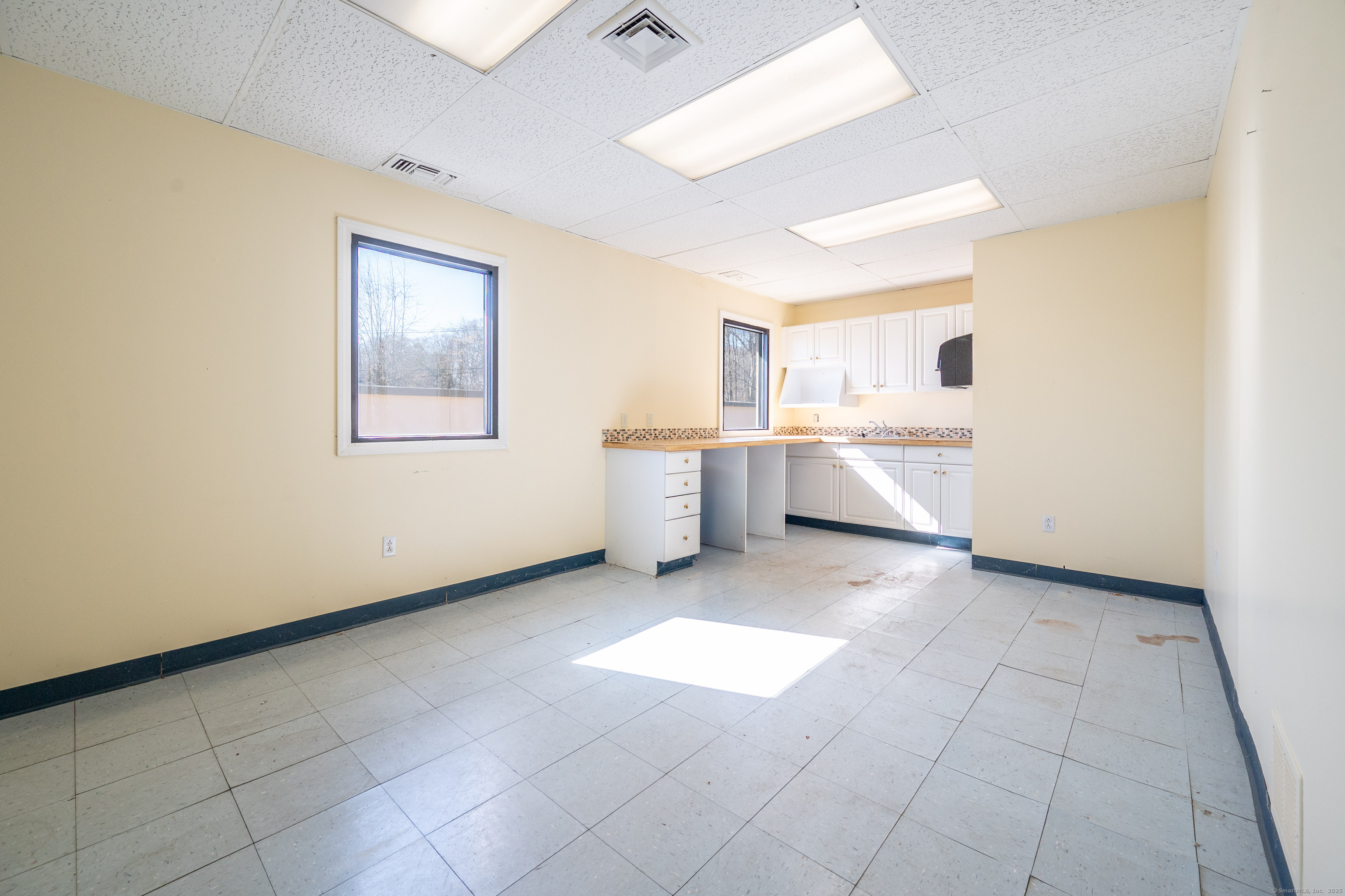477 Boston Post 2c Road Property Photo 10