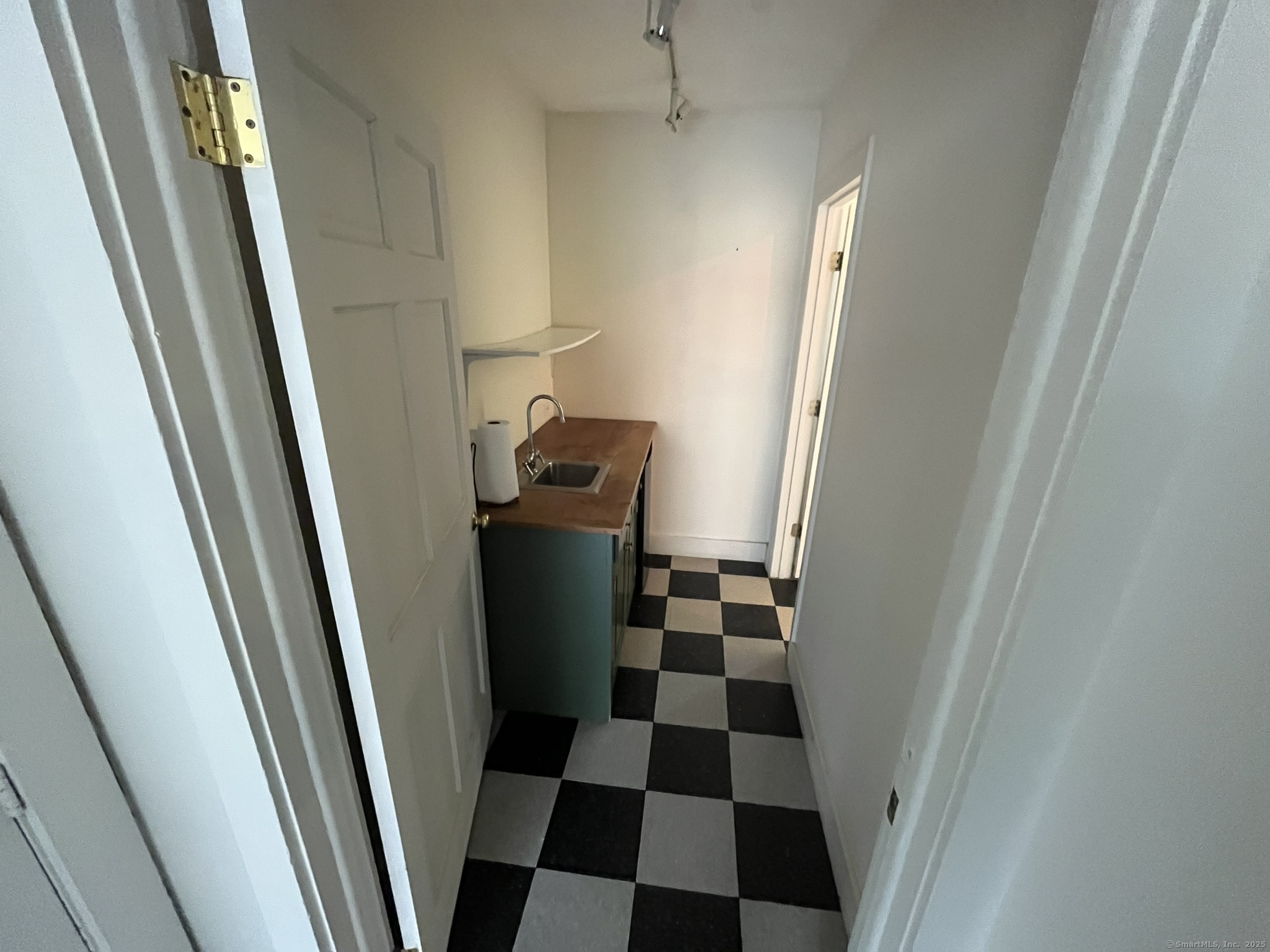 439 Washington Road Property Photo 9