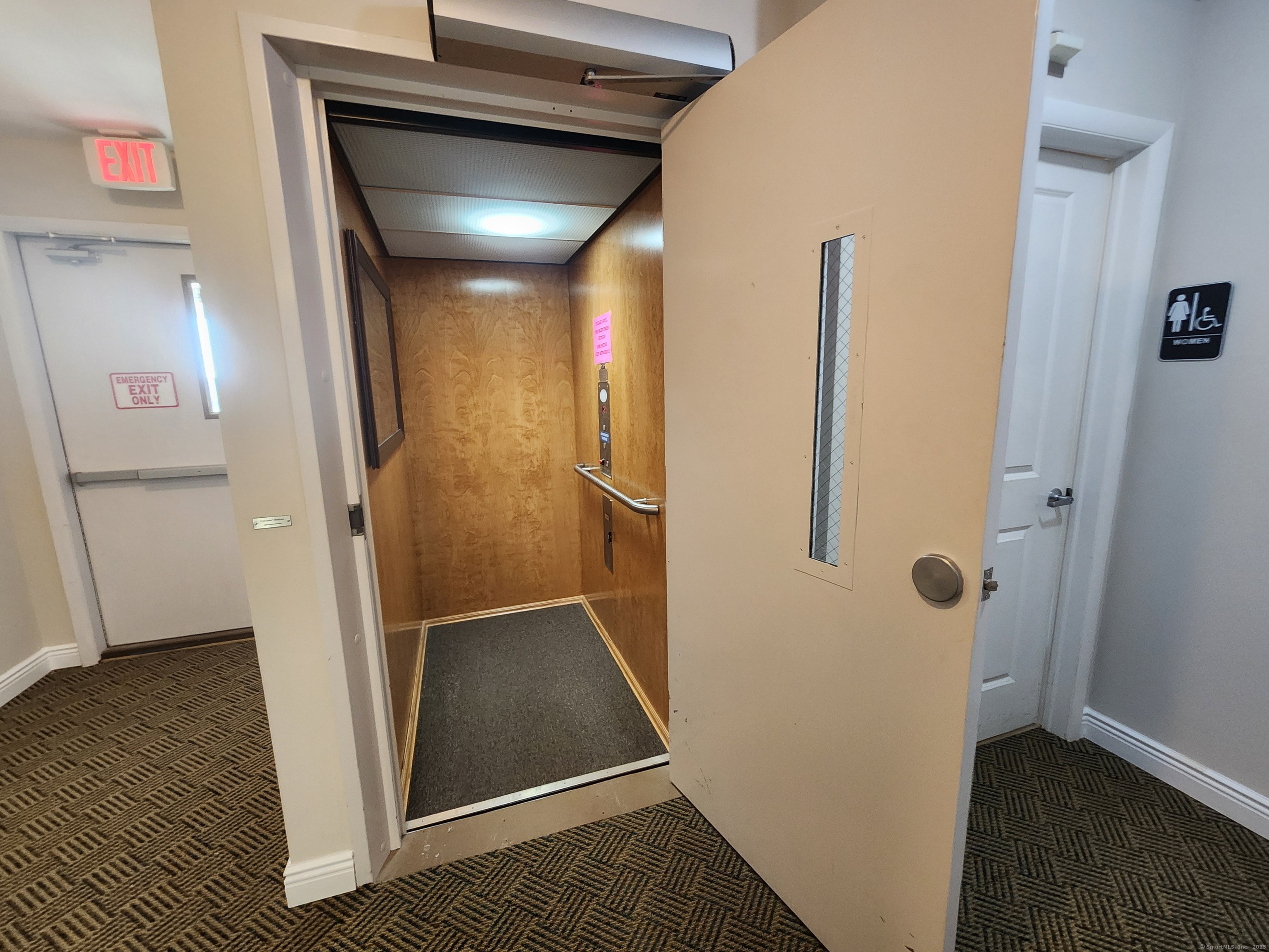 299 Washington Suite 18s Avenue Property Photo 7