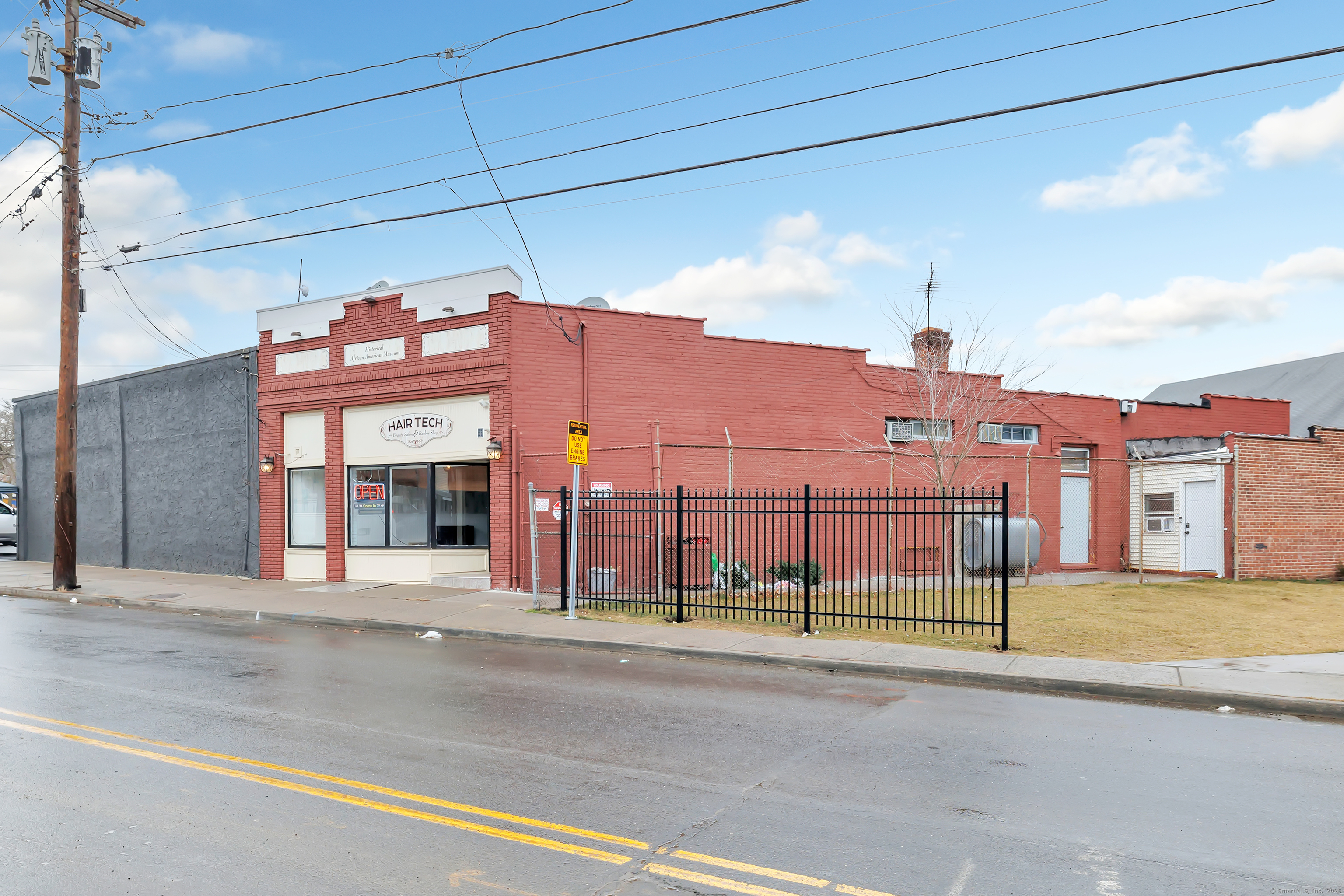 6 Woodward Avenue Property Photo 2
