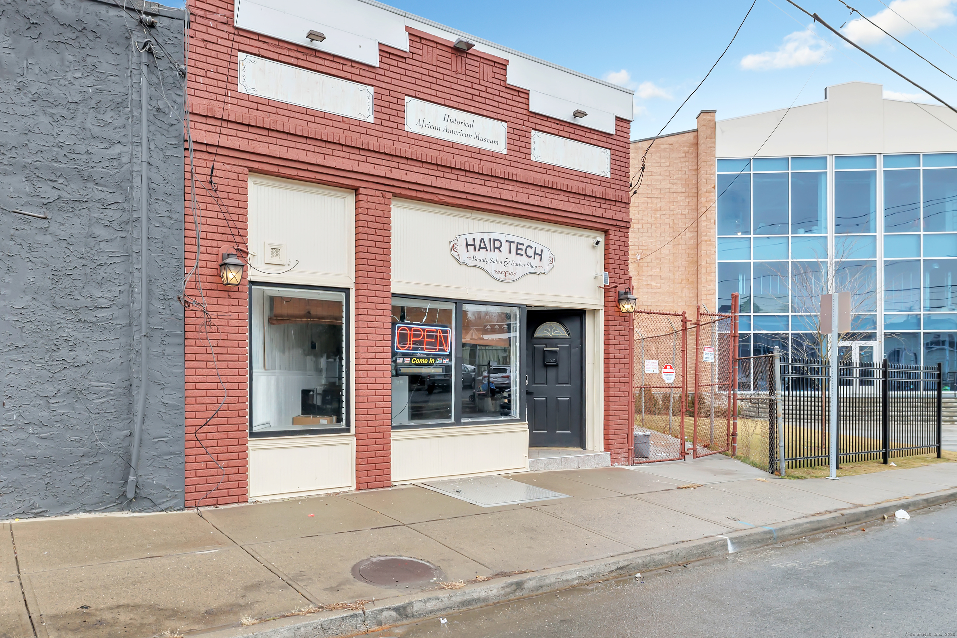 6 Woodward Avenue Property Photo 3