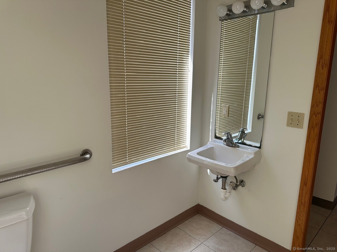 122 Franklin Street Property Photo 6