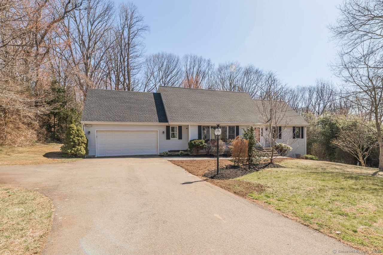 381 Hume Drive Property Photo 1