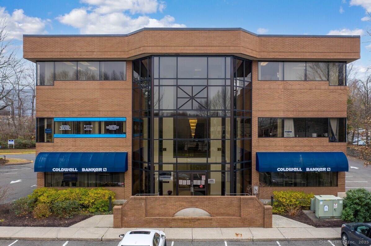 2 Corporate Drive Property Photo 1