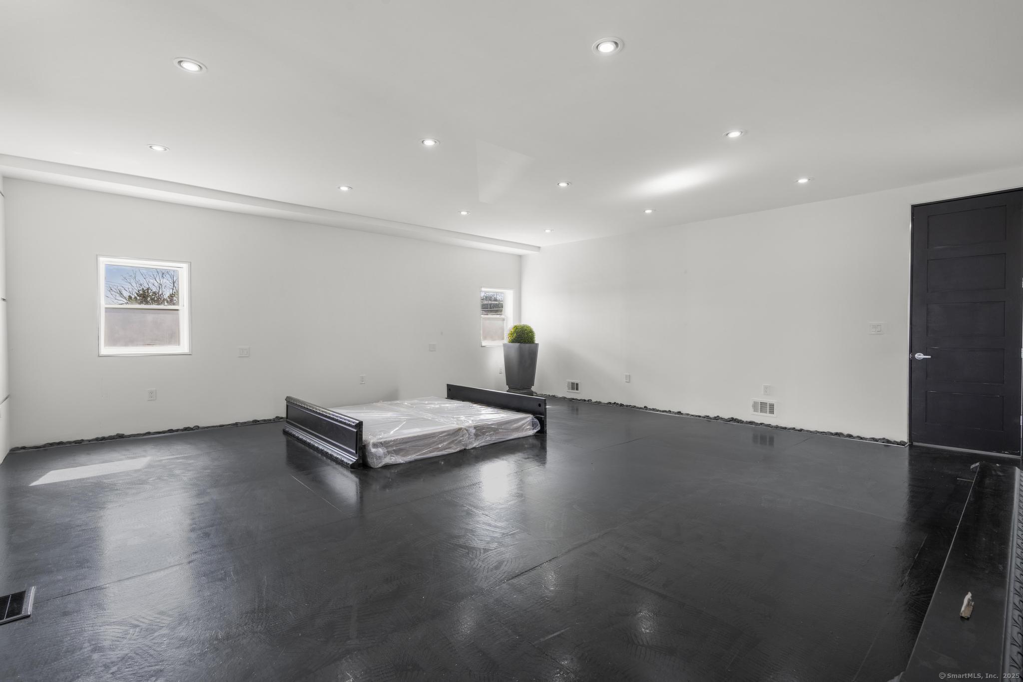 12 Victor Street Property Photo 25