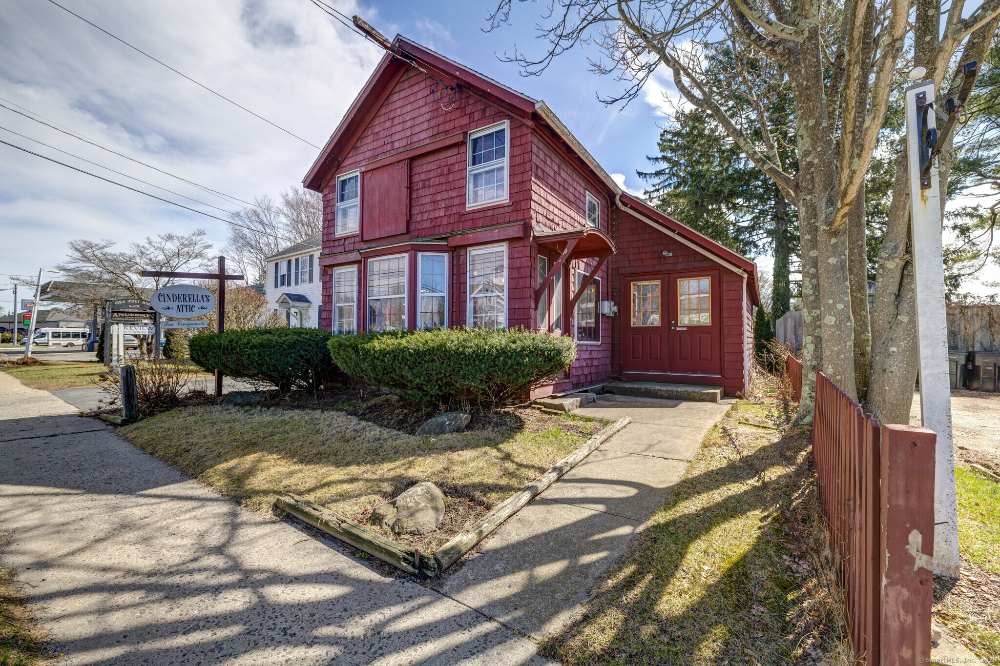1058 Boston Post Road Property Photo 2