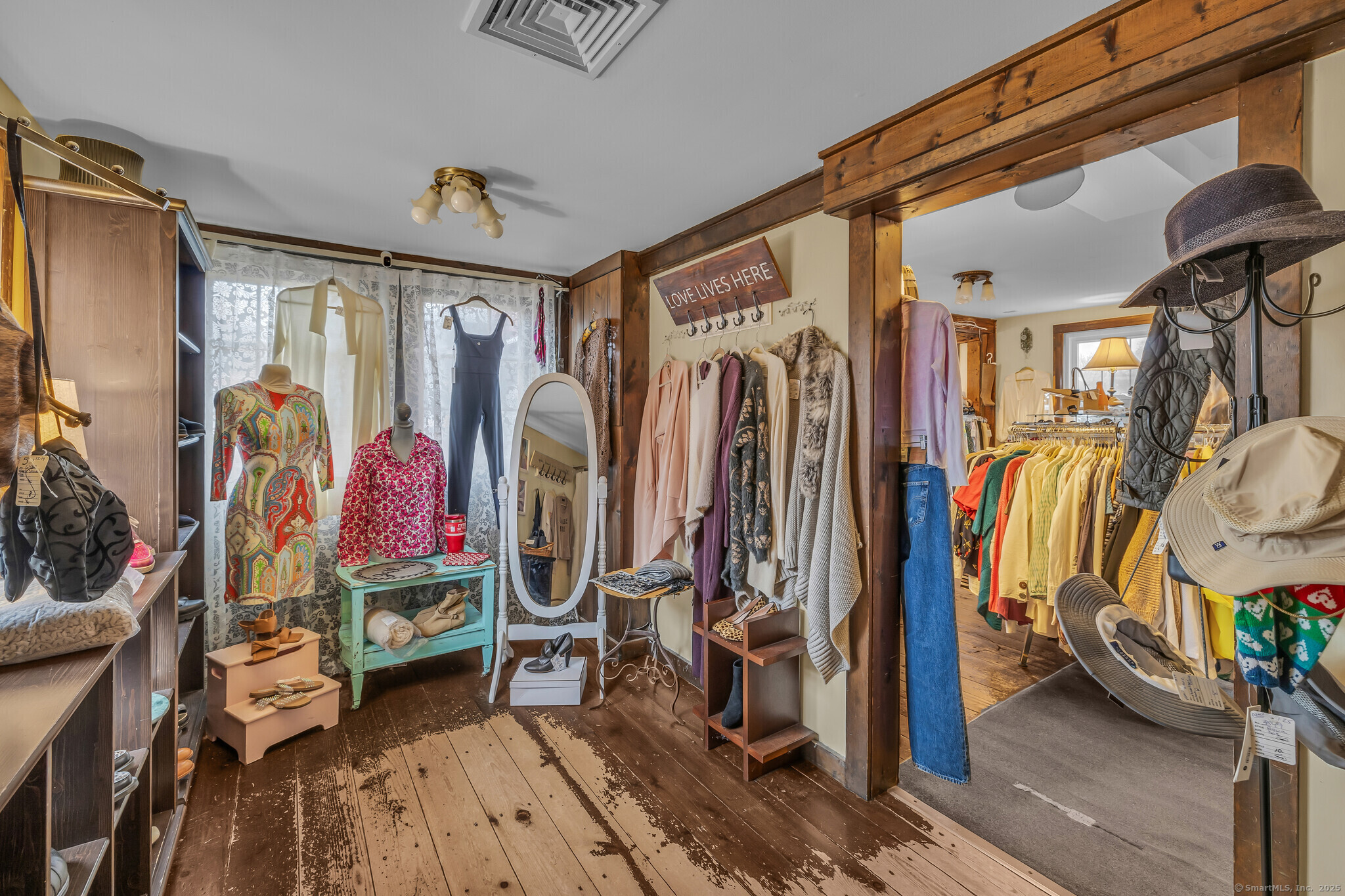 1058 Boston Post Road Property Photo 14