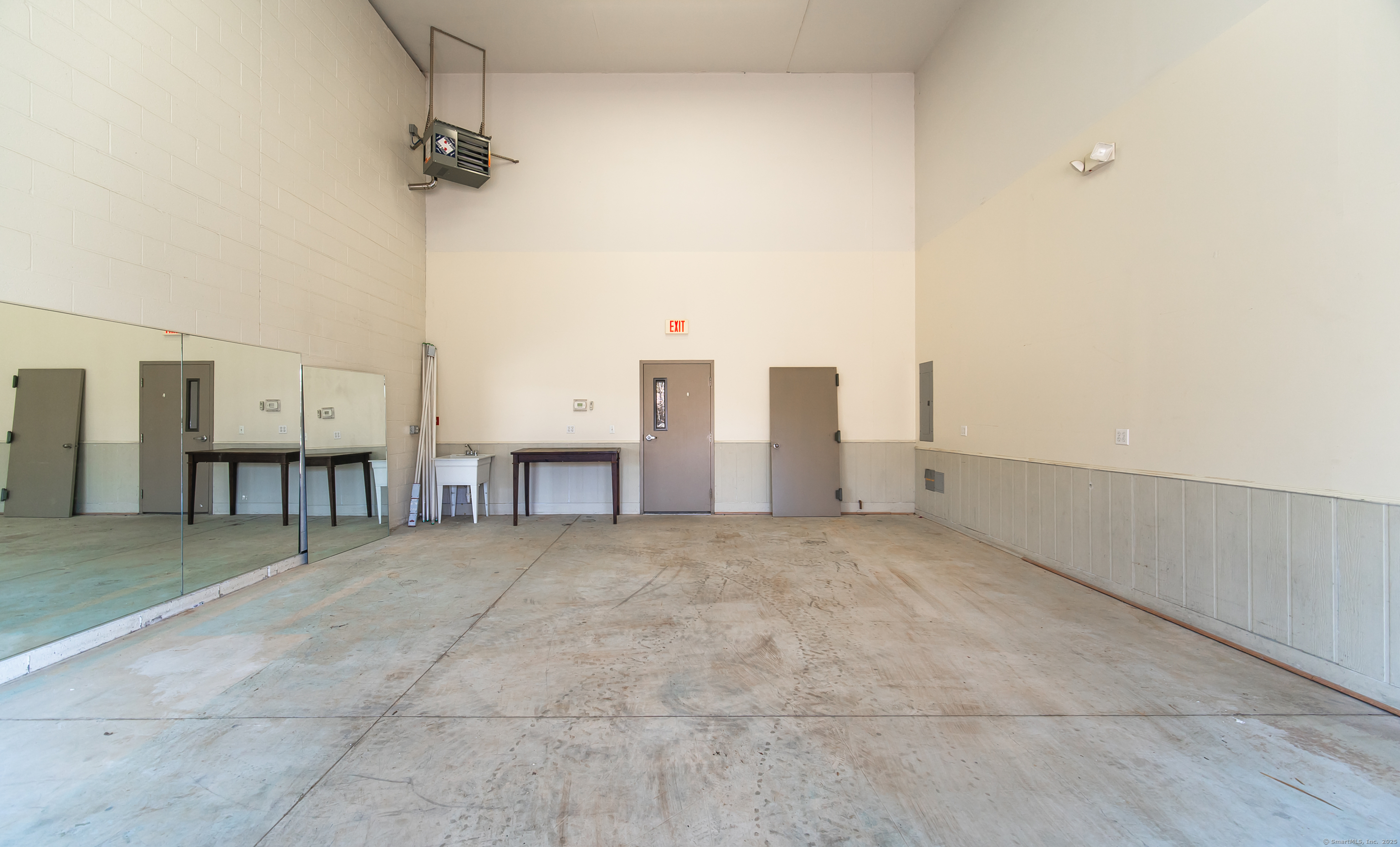 900 Corporate C Row Property Photo 14