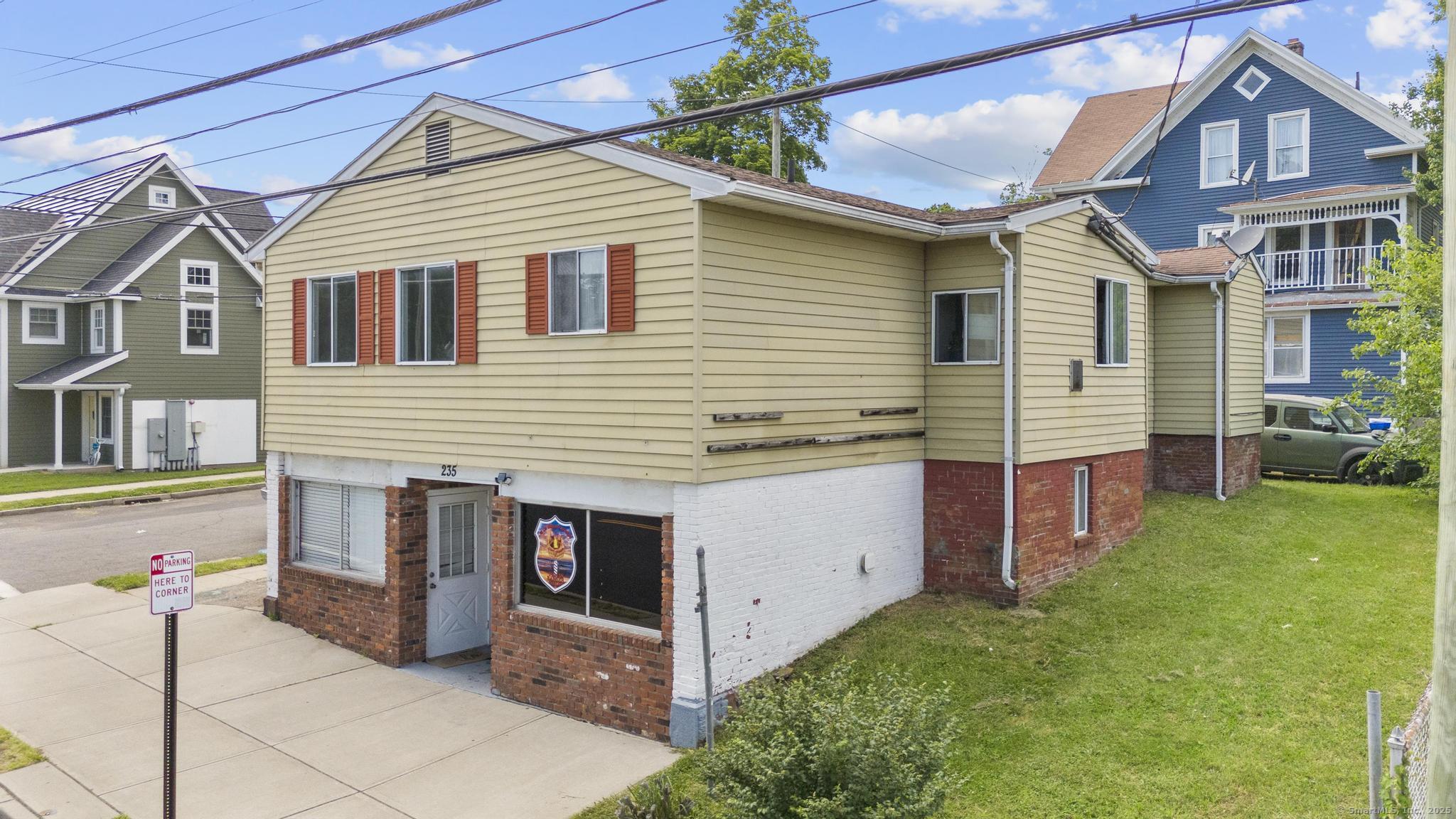 235 Hanover Street Property Photo 2