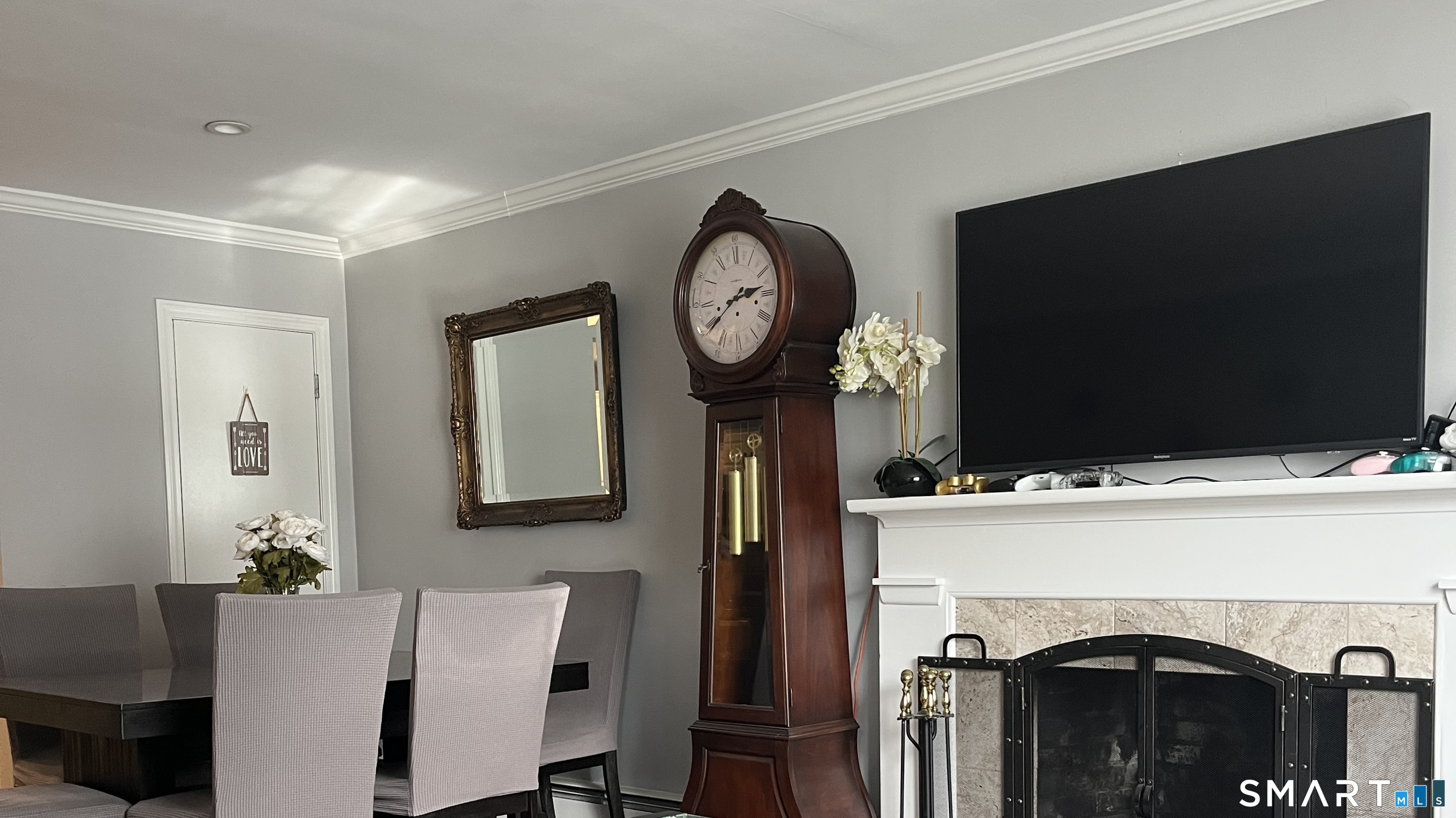 24084758 Property Photo 5