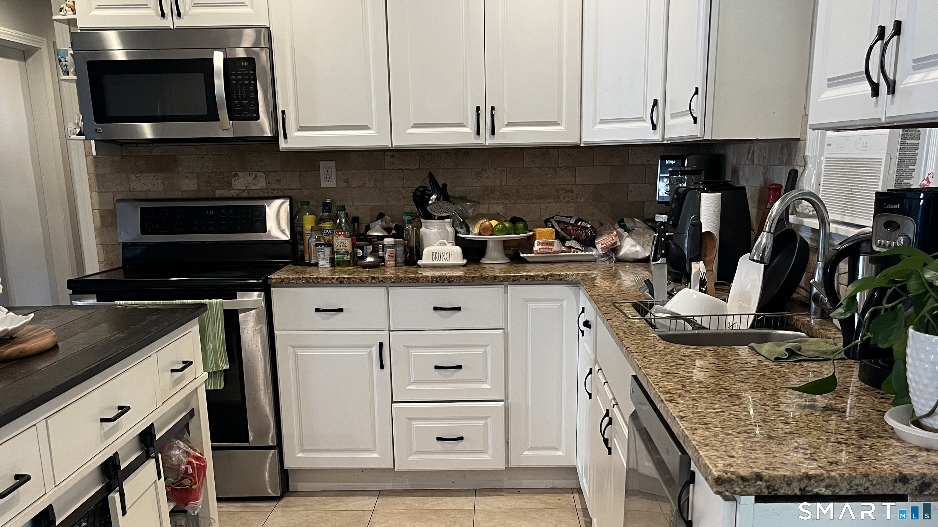 24084758 Property Photo 10