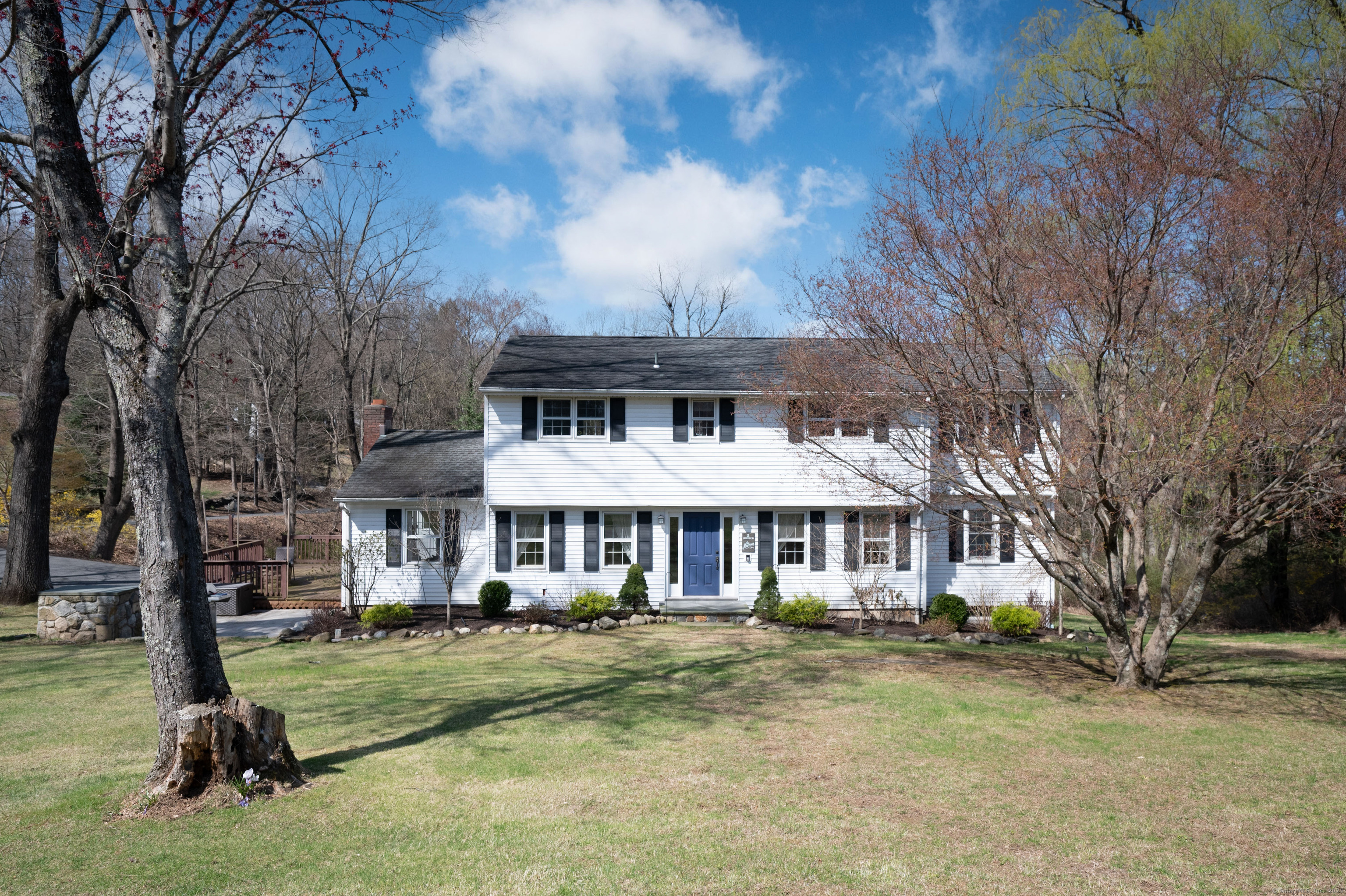 2 Greenview Road Property Photo 1