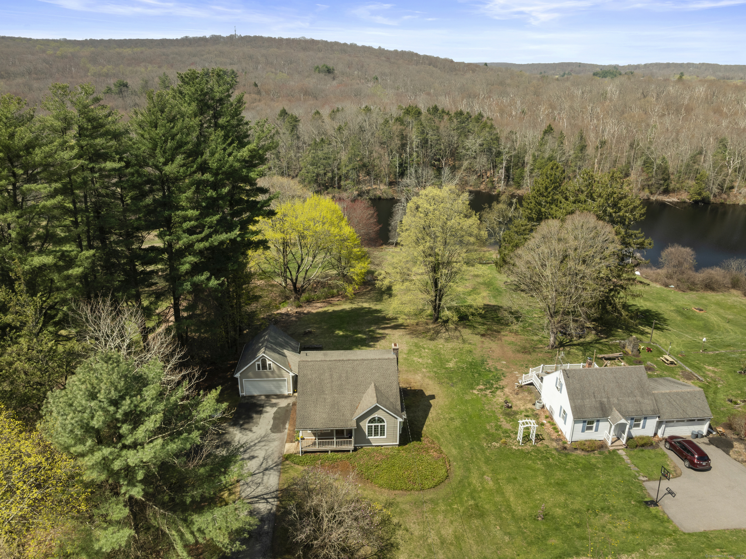 131 Killingworth Road Property Photo 1