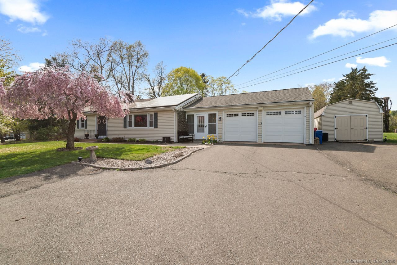 113 Kings Highway Property Photo 1