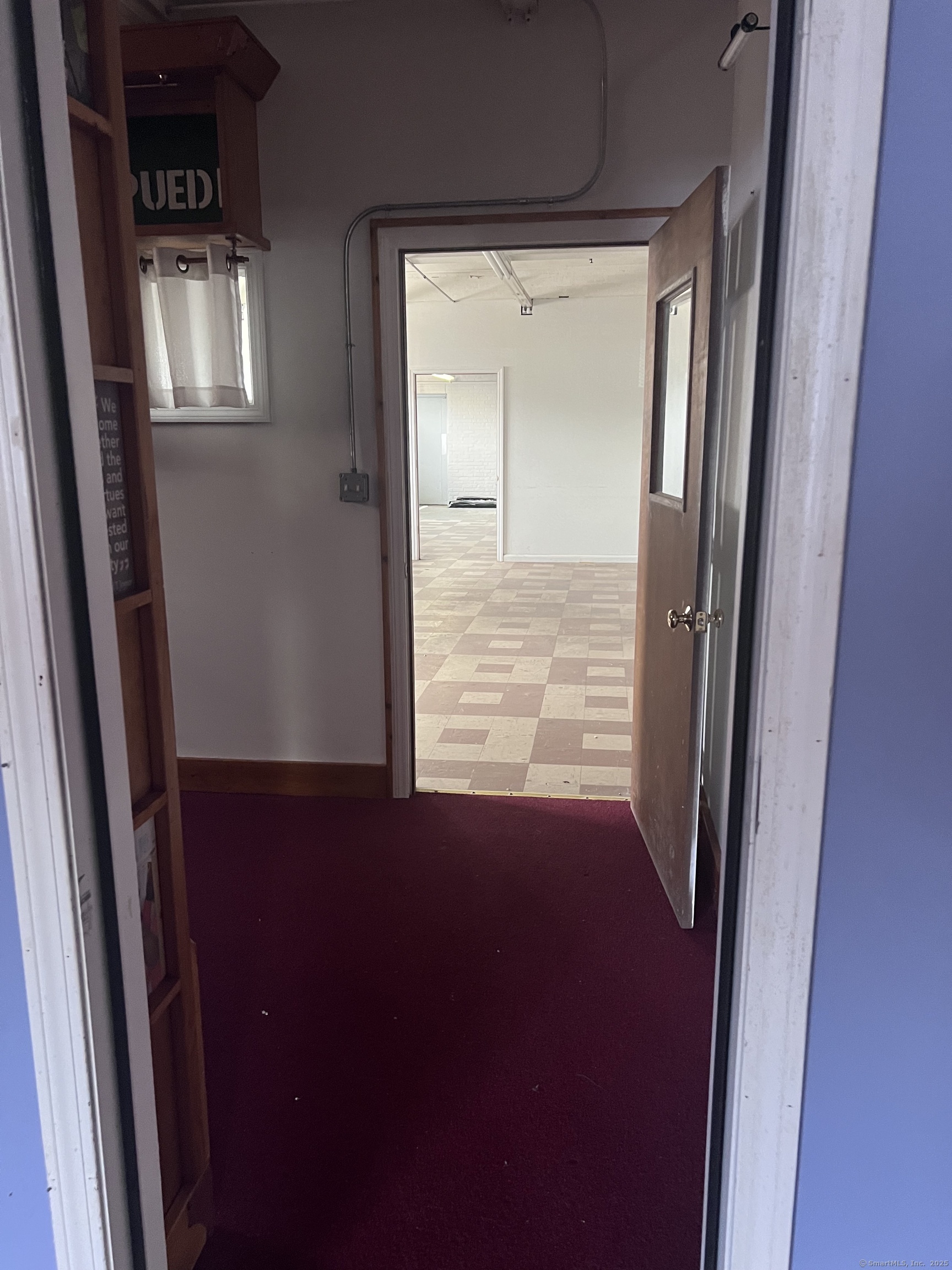 547 Center Street Property Photo 4