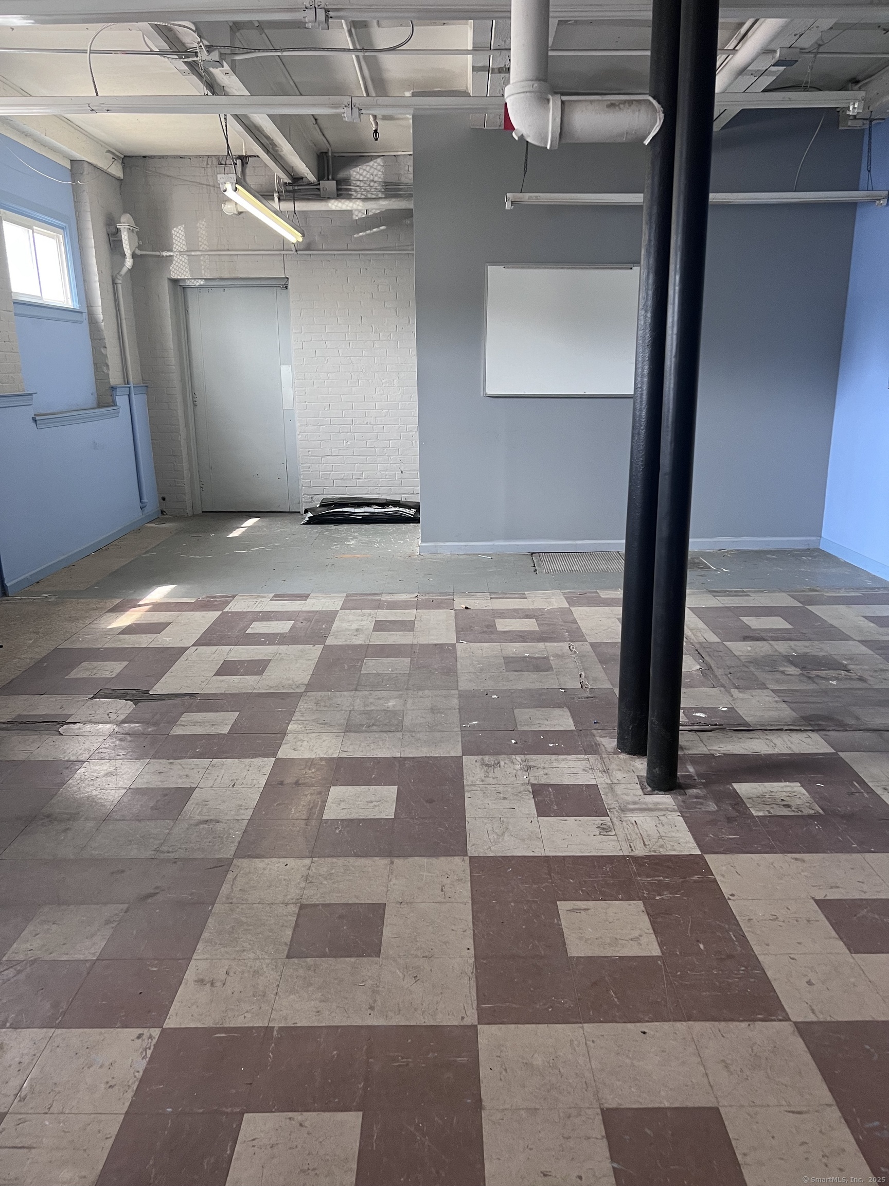 547 Center Street Property Photo 6