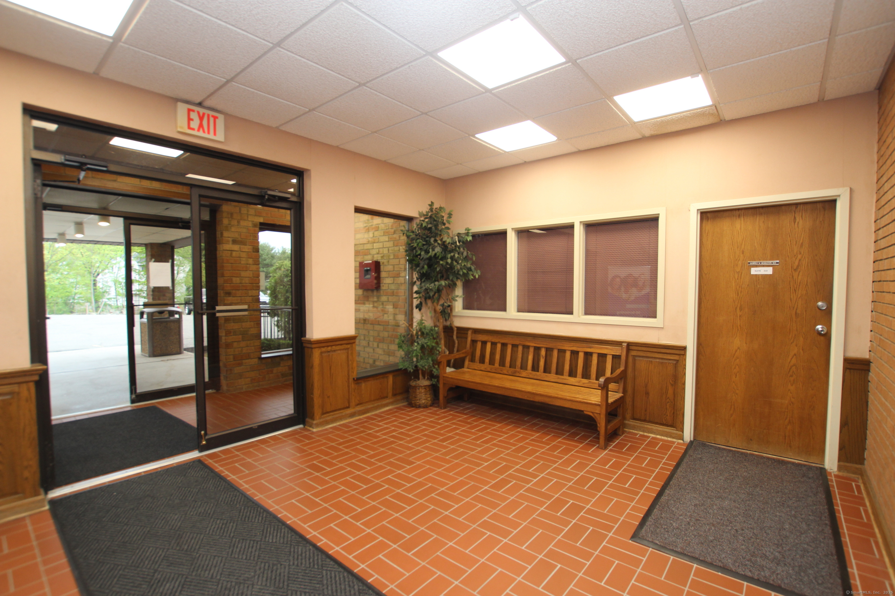 60 Westwood Ave Property Photo 11