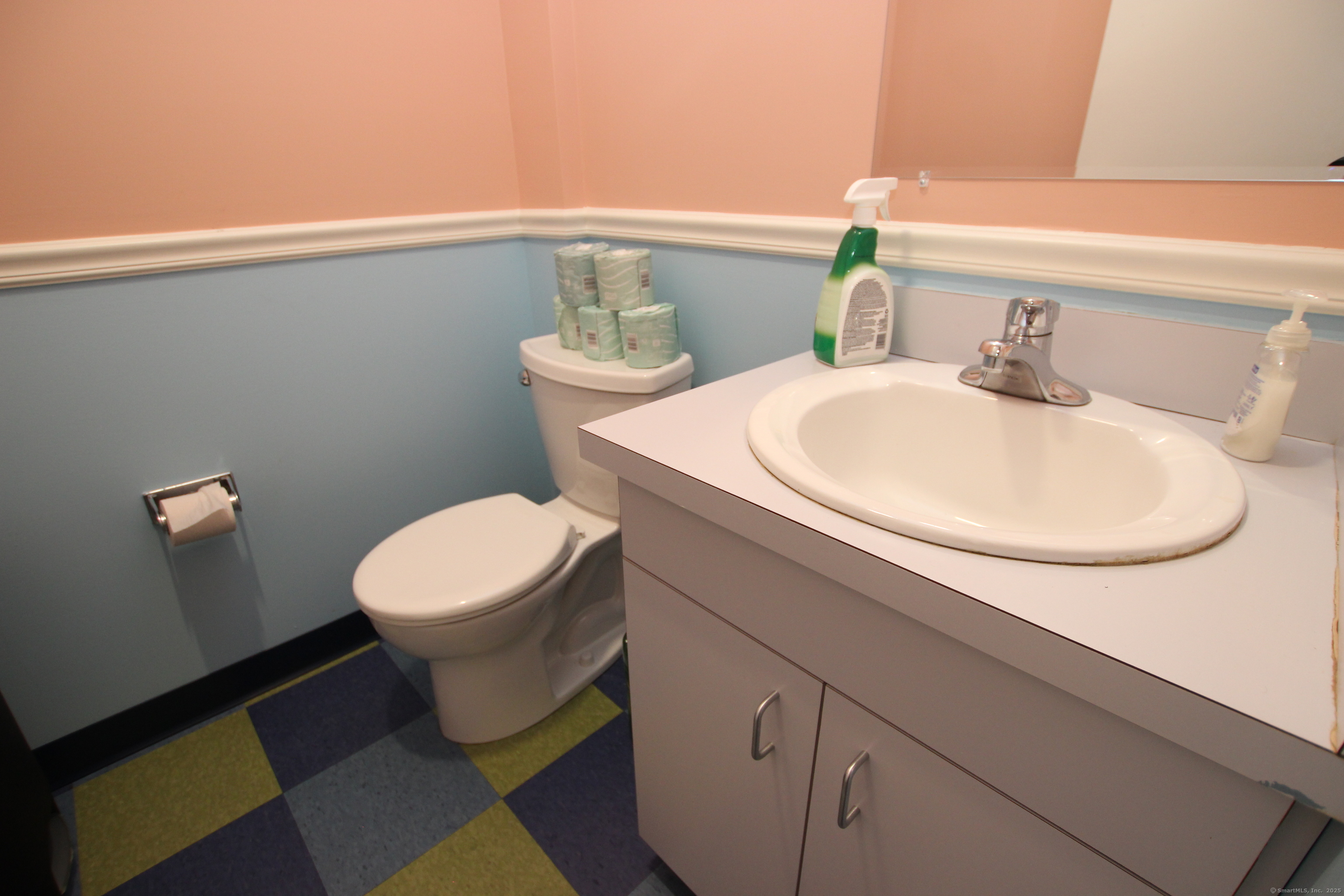 60 Westwood Ave Property Photo 24