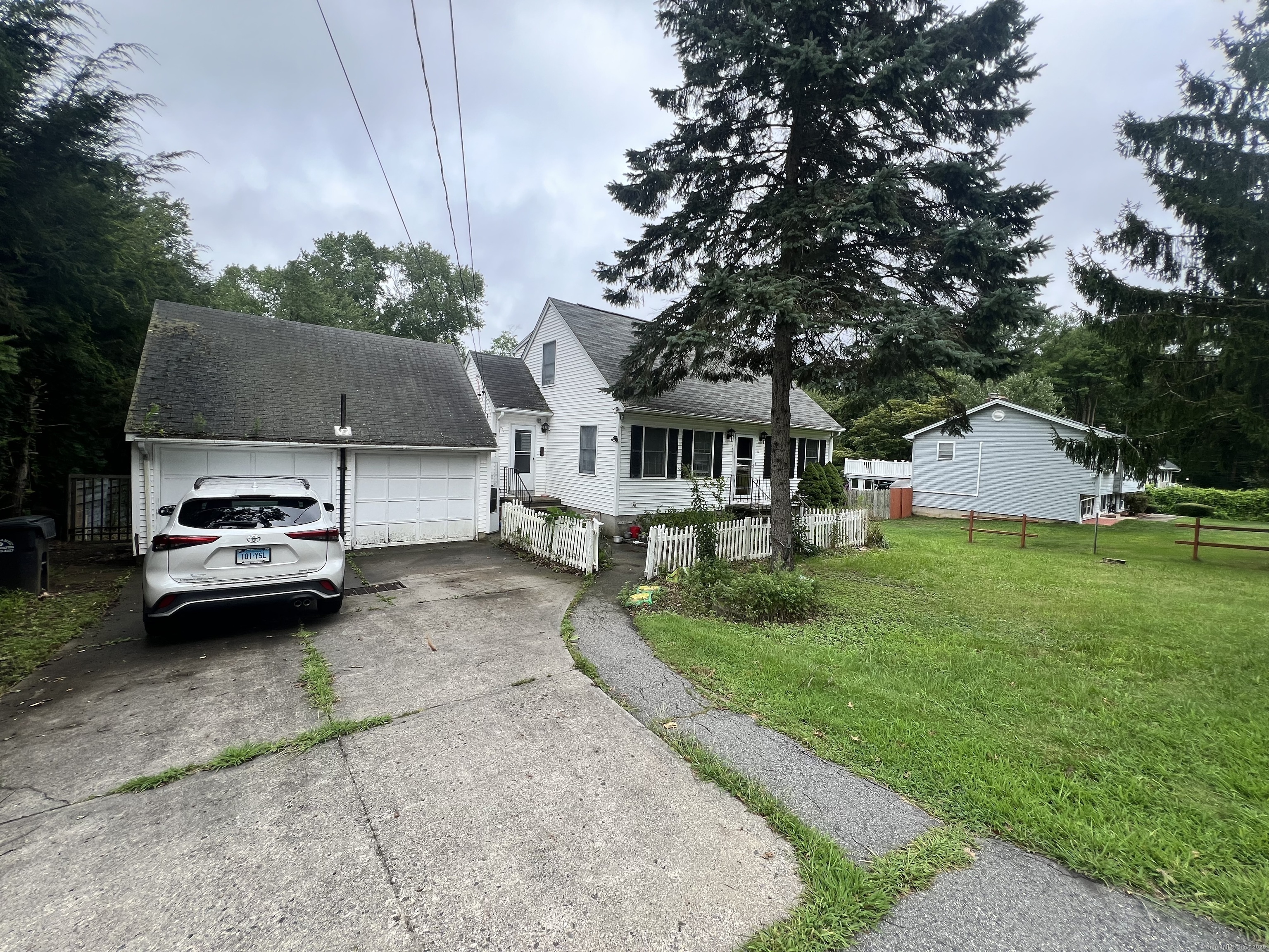 87 Gallivan Lane Property Photo 1