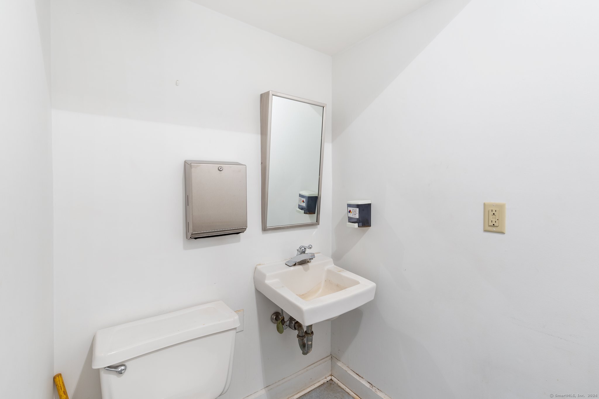 1 Main St Property Photo 14