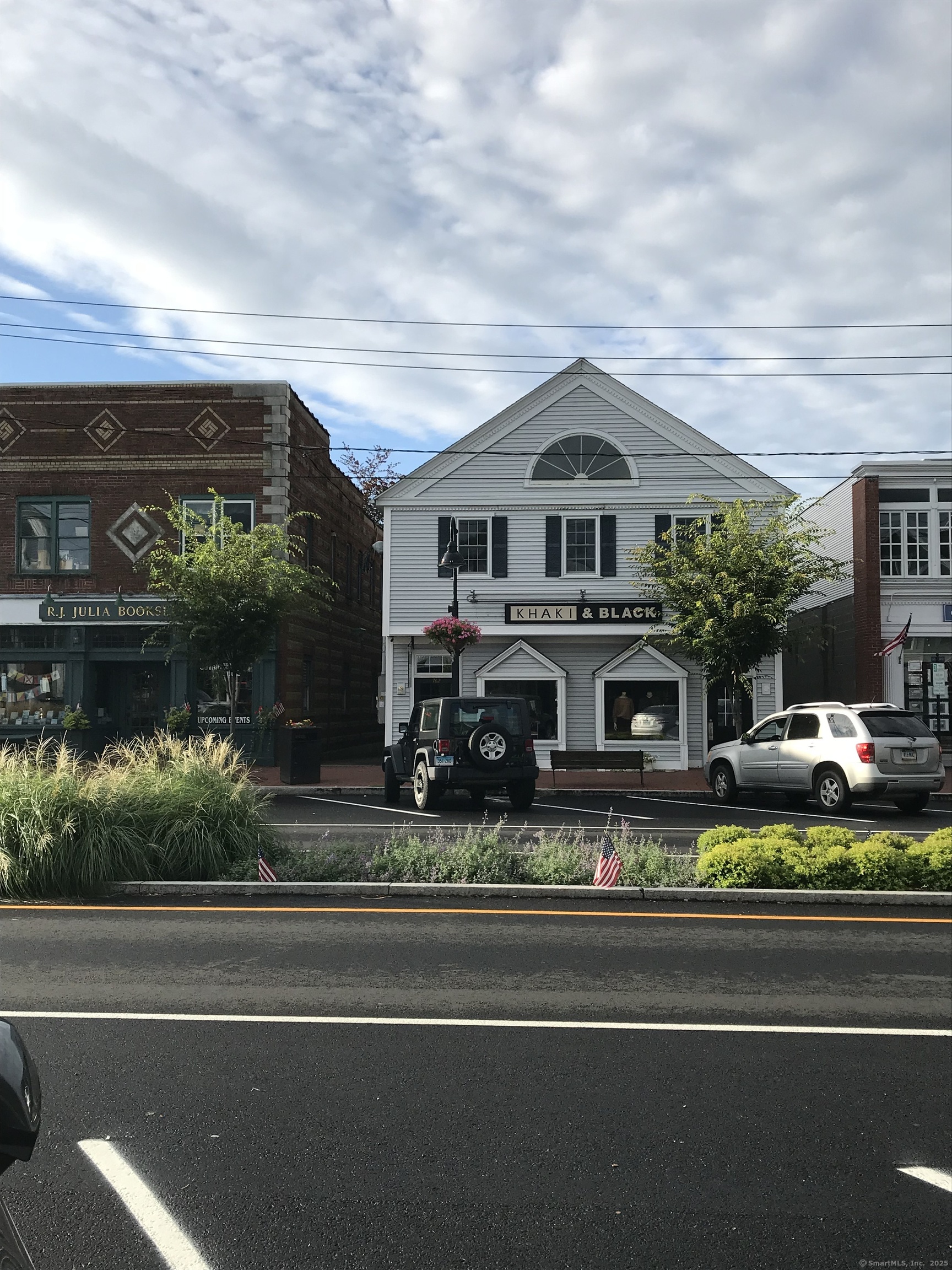 762 Boston Post Road Property Photo 1