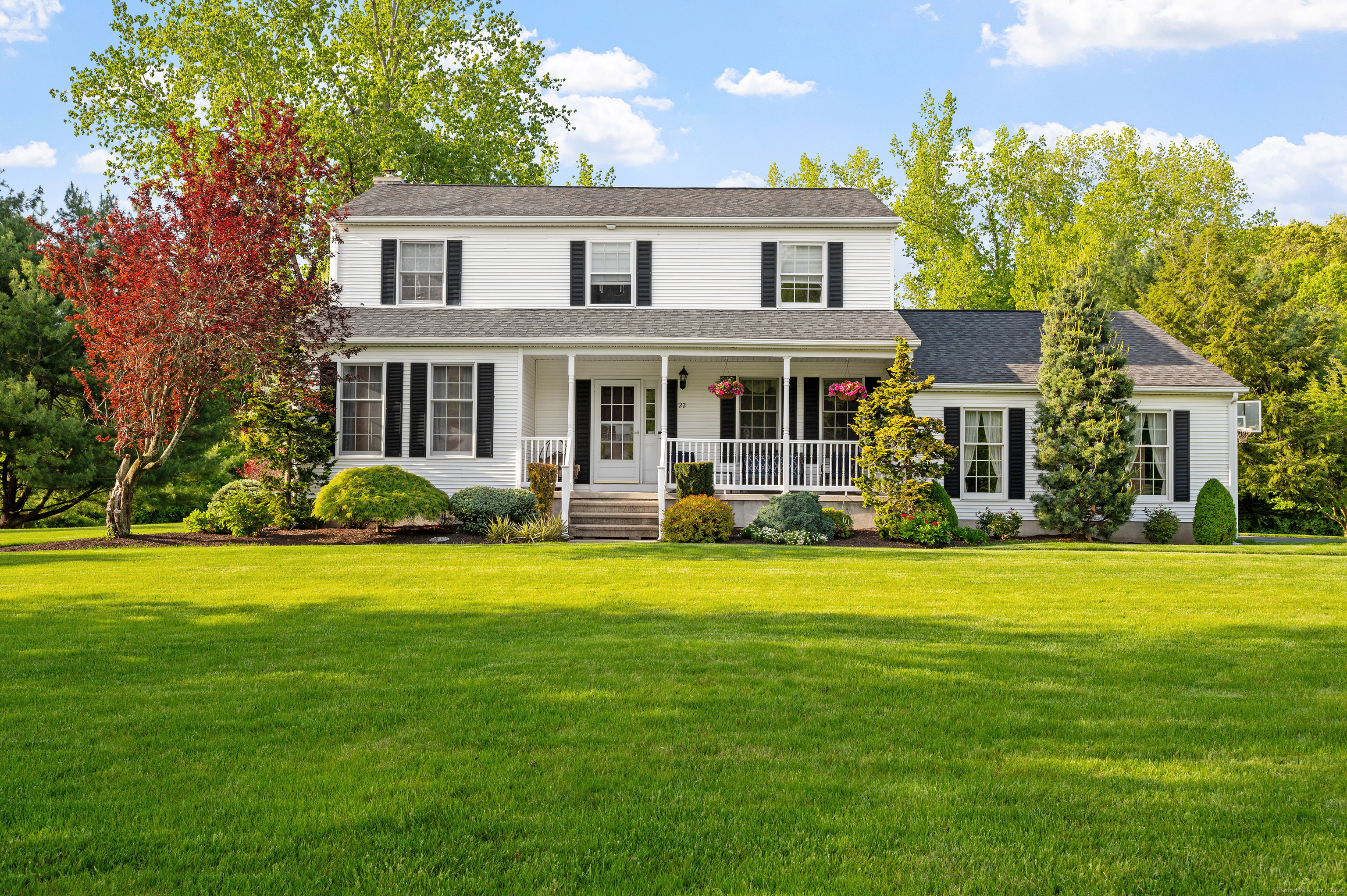 22 Linda Lane Property Photo