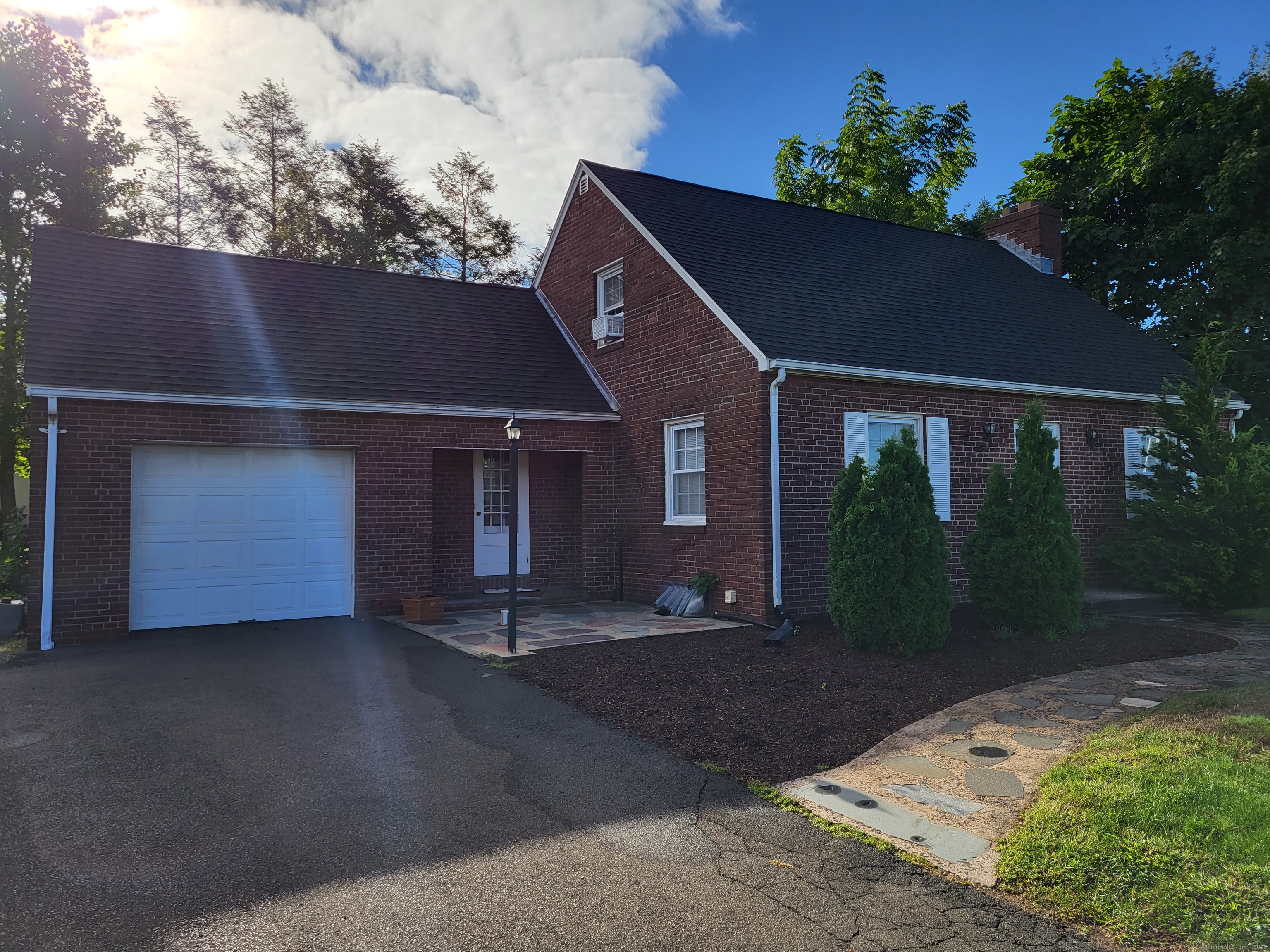 332 Washington Avenue Property Photo 1