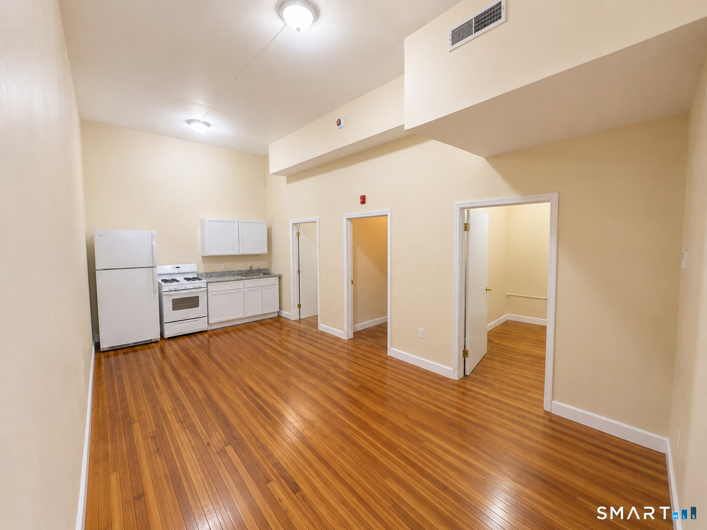 105 Bank 1B Street Property Photo 1