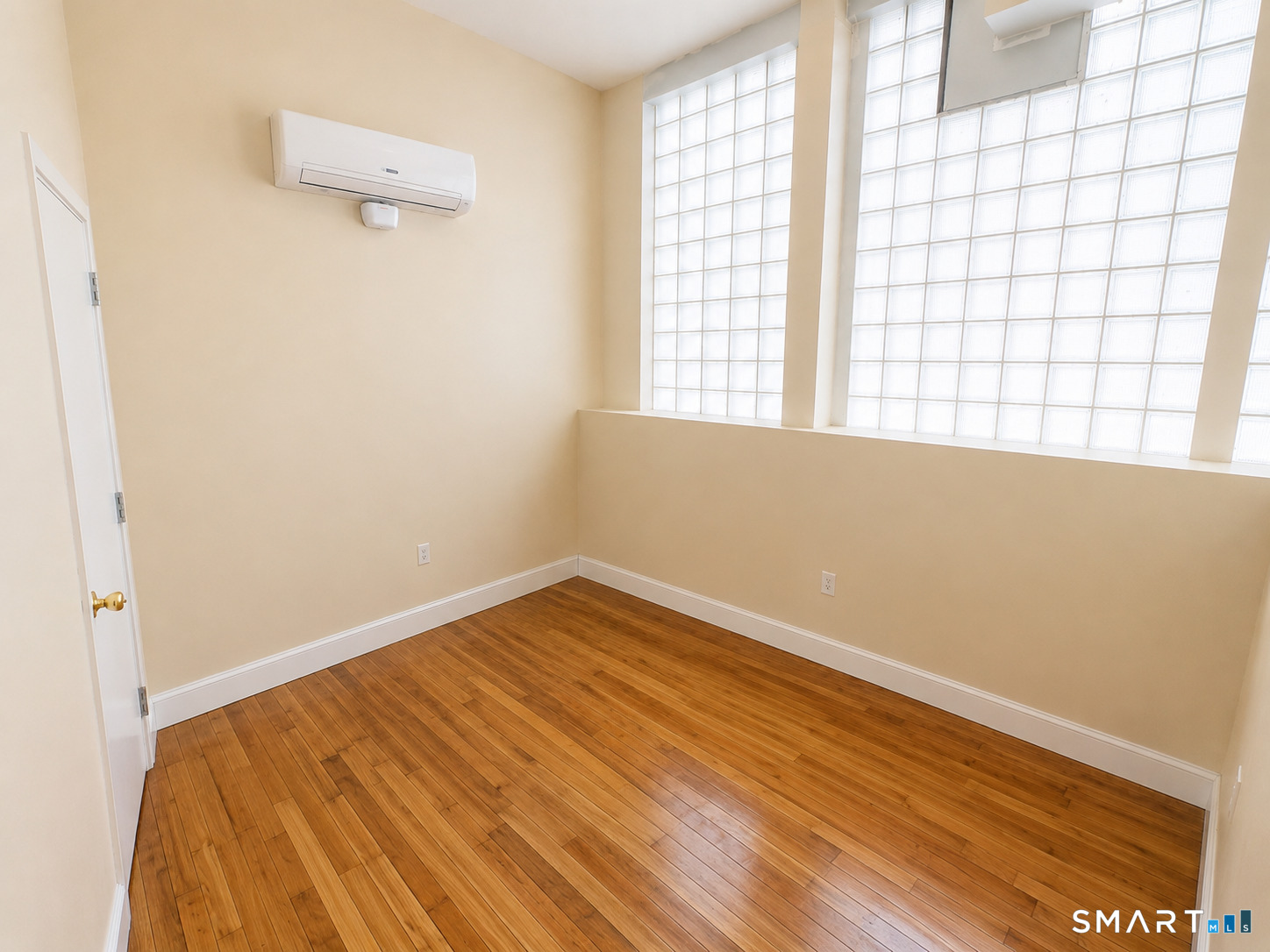105 Bank 1d Street Property Photo 3