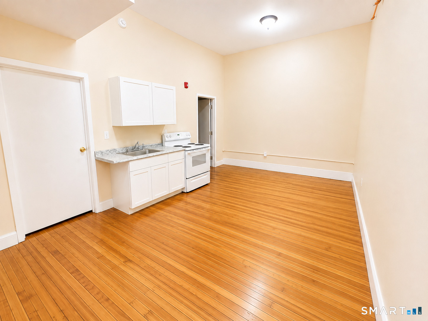 105 Bank 2D Street Property Photo 1
