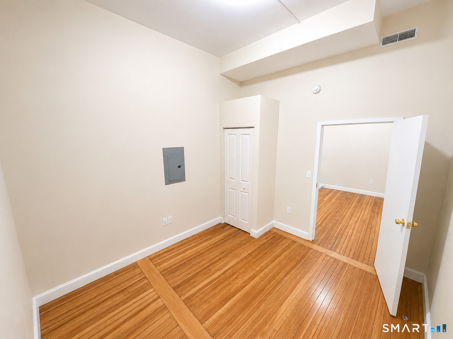 105 Bank 2d Street Property Photo 4