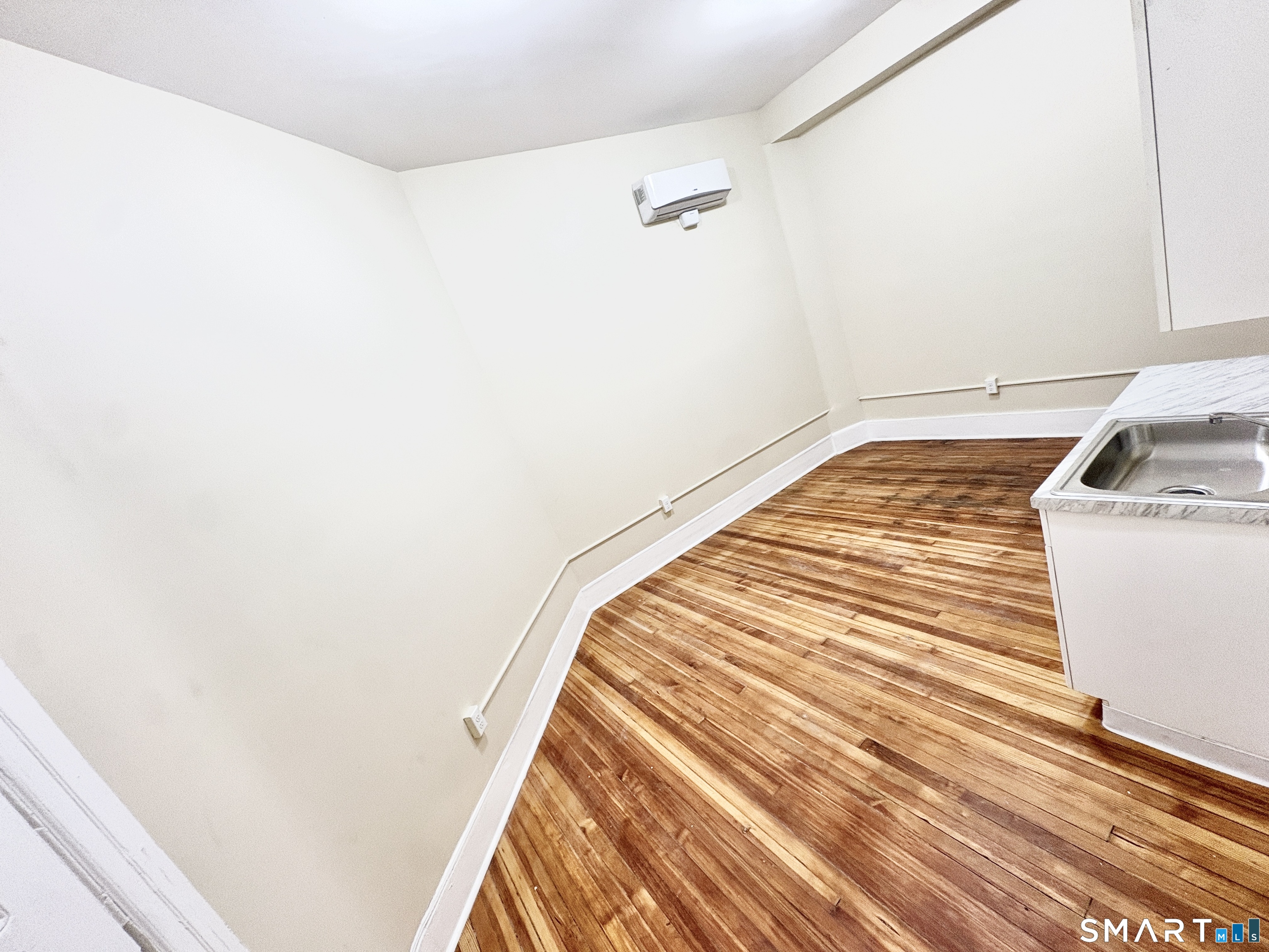 105 Bank 3c Street Property Photo 6