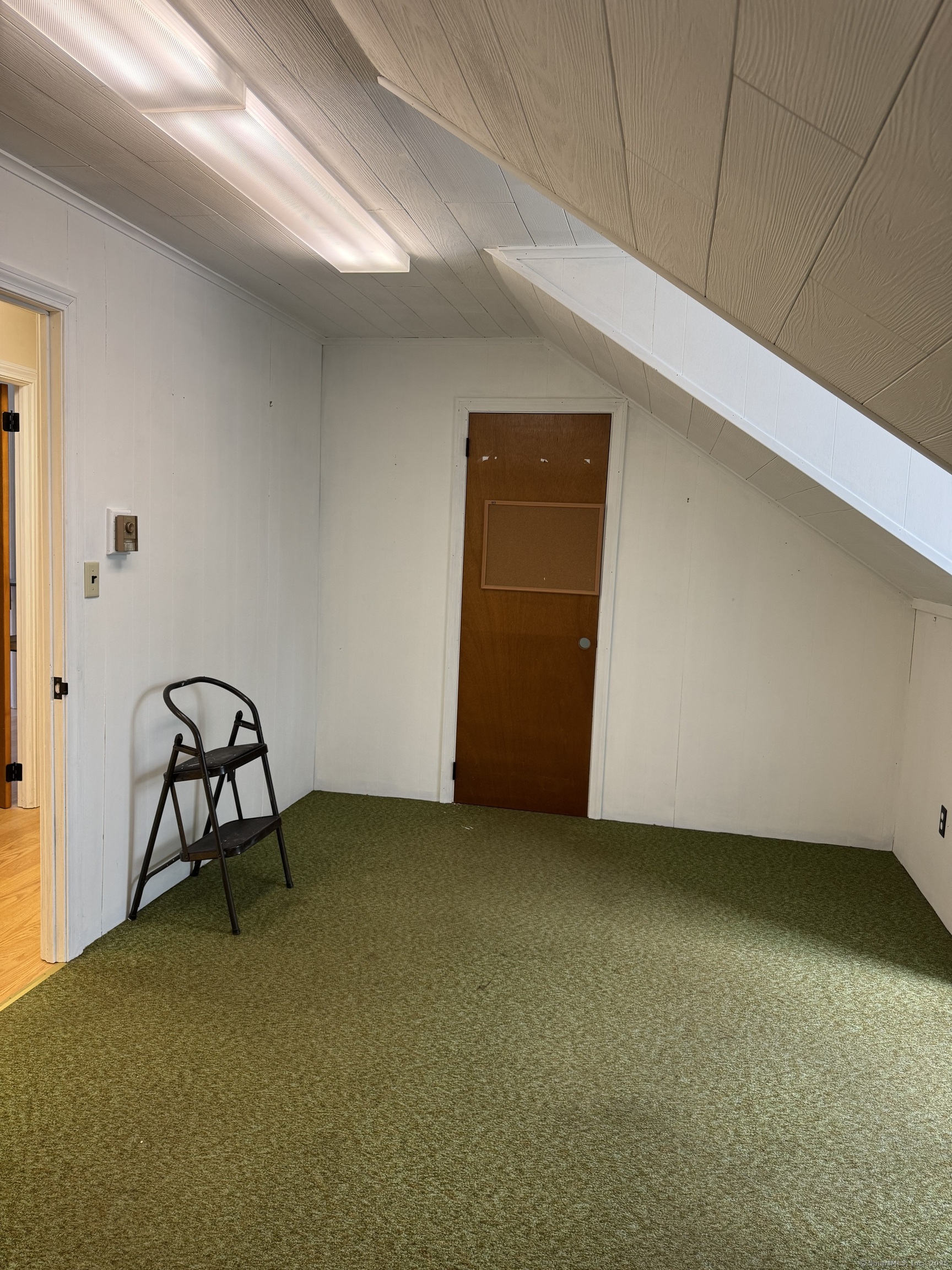 111 River Road Property Photo 6