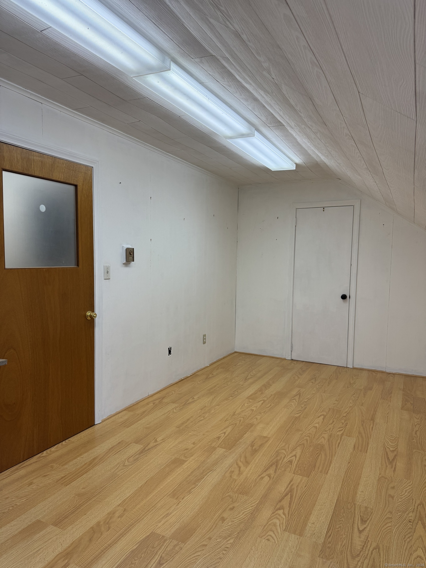 111 River Road Property Photo 13