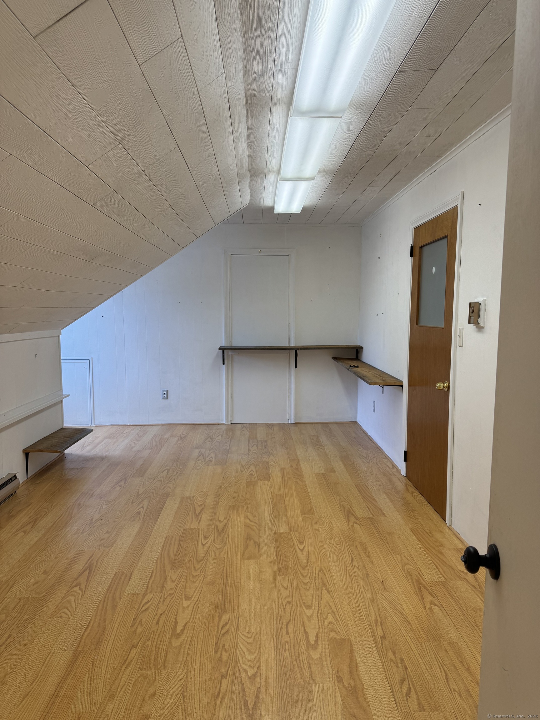 111 River Road Property Photo 14