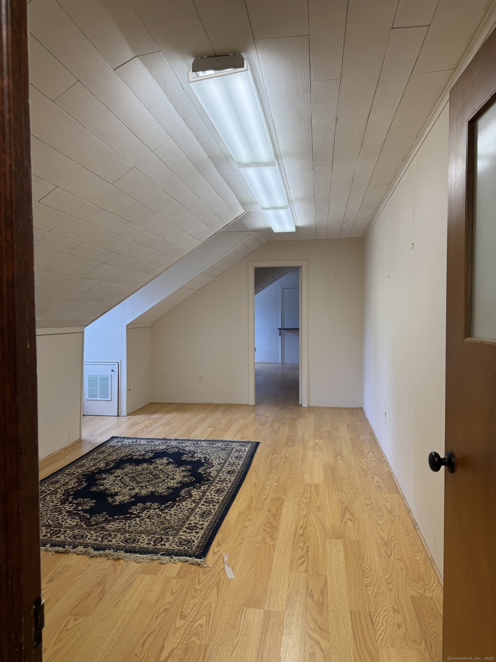 111 River Road Property Photo 16