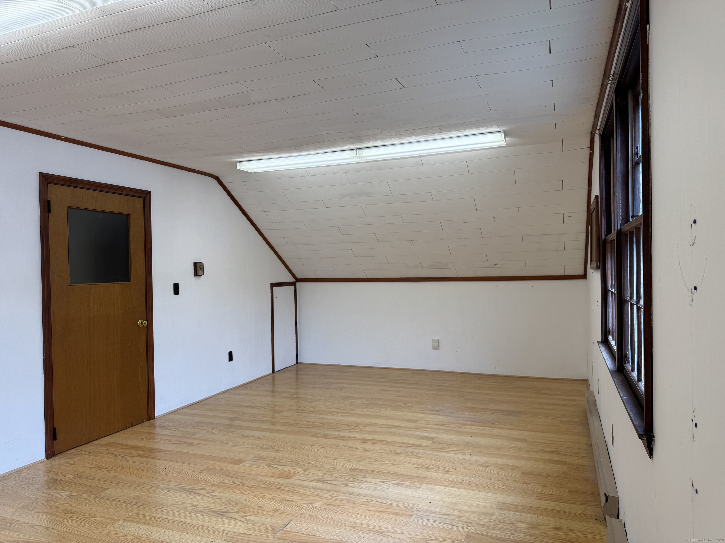 111 River Road Property Photo 17