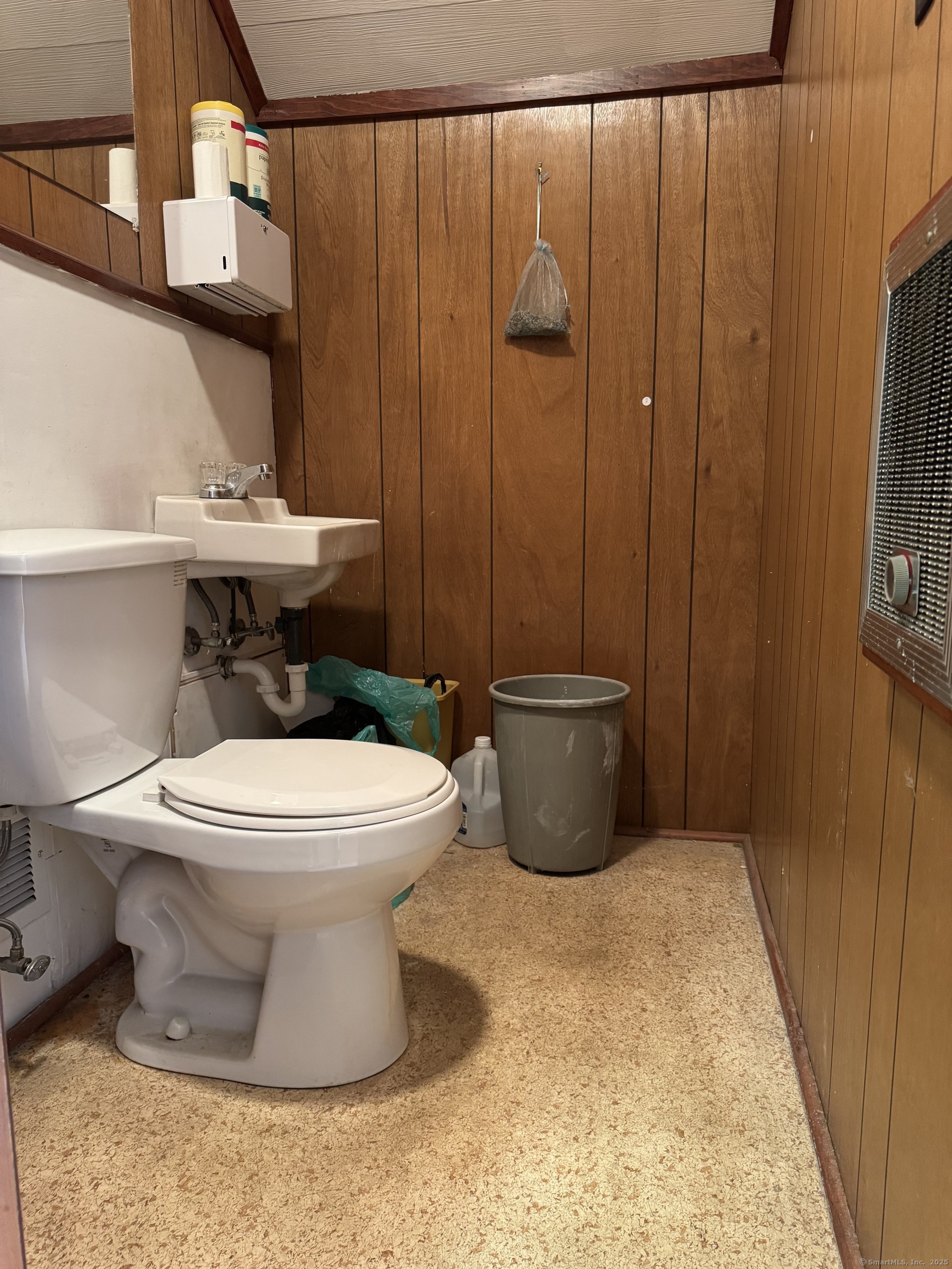 111 River Road Property Photo 23