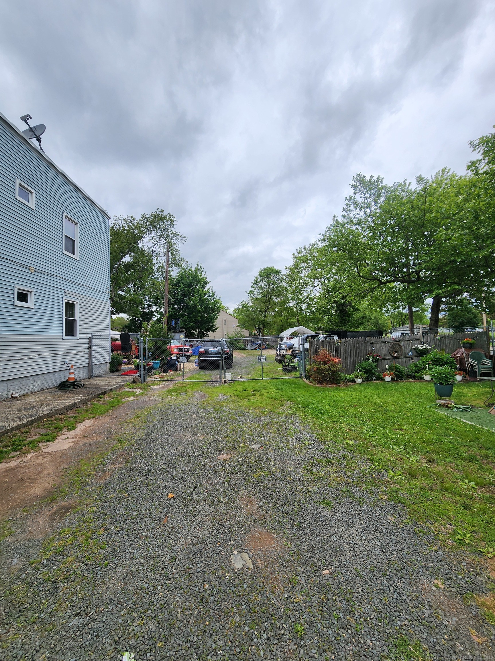 527 Washington Avenue Property Photo 4
