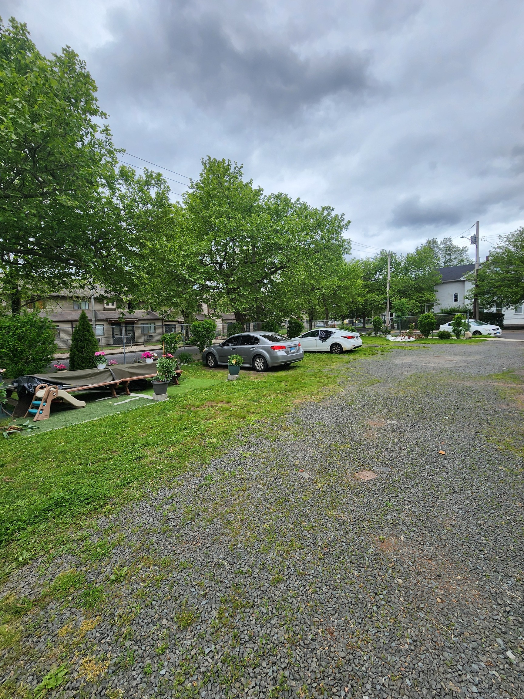 527 Washington Avenue Property Photo 5