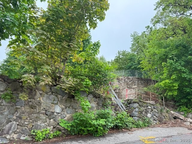 8 Pond Street Property Photo 2