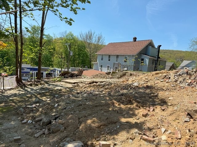 8 Pond Street Property Photo 9