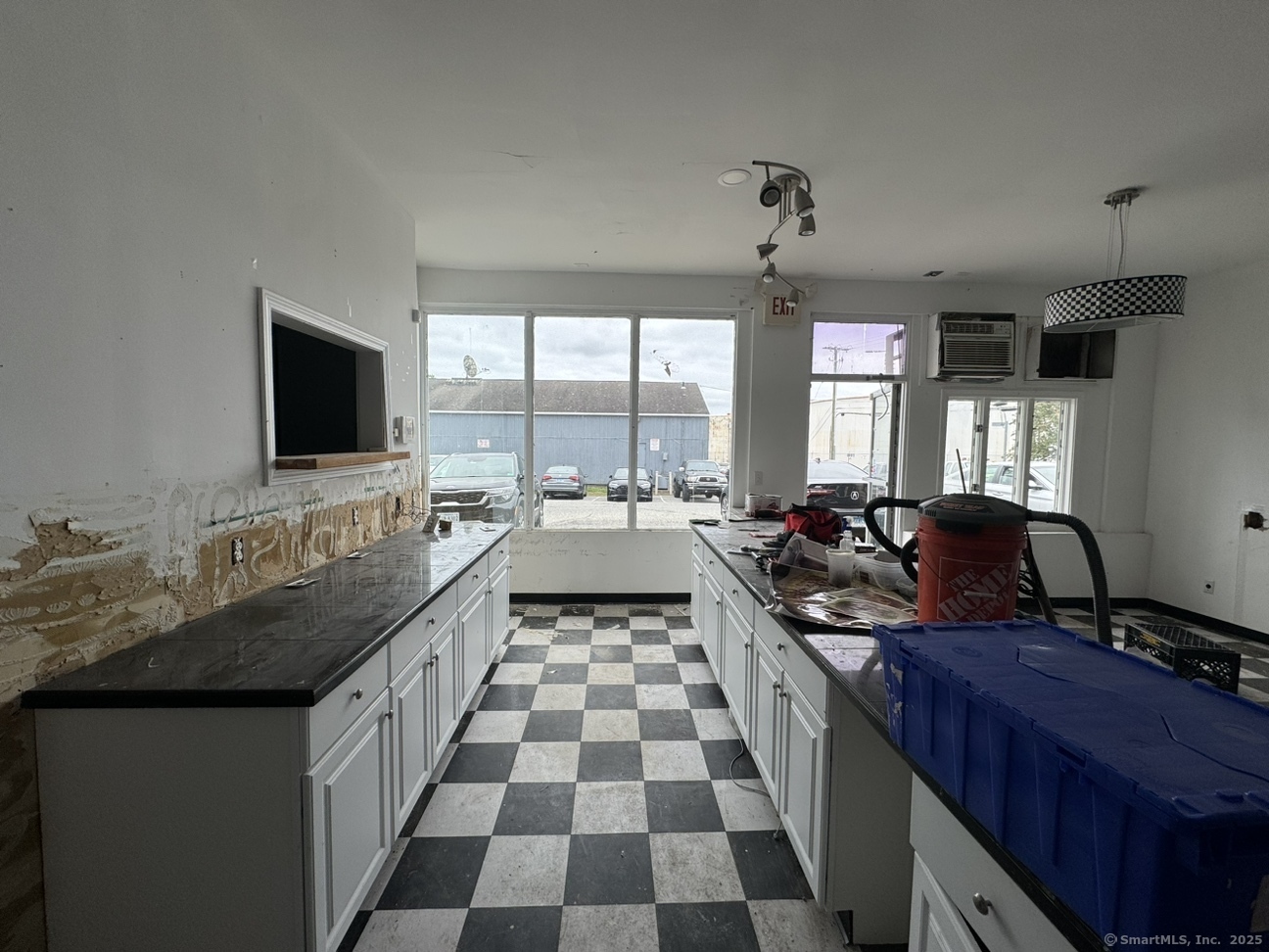 392 Eastern Point Road Property Photo 5