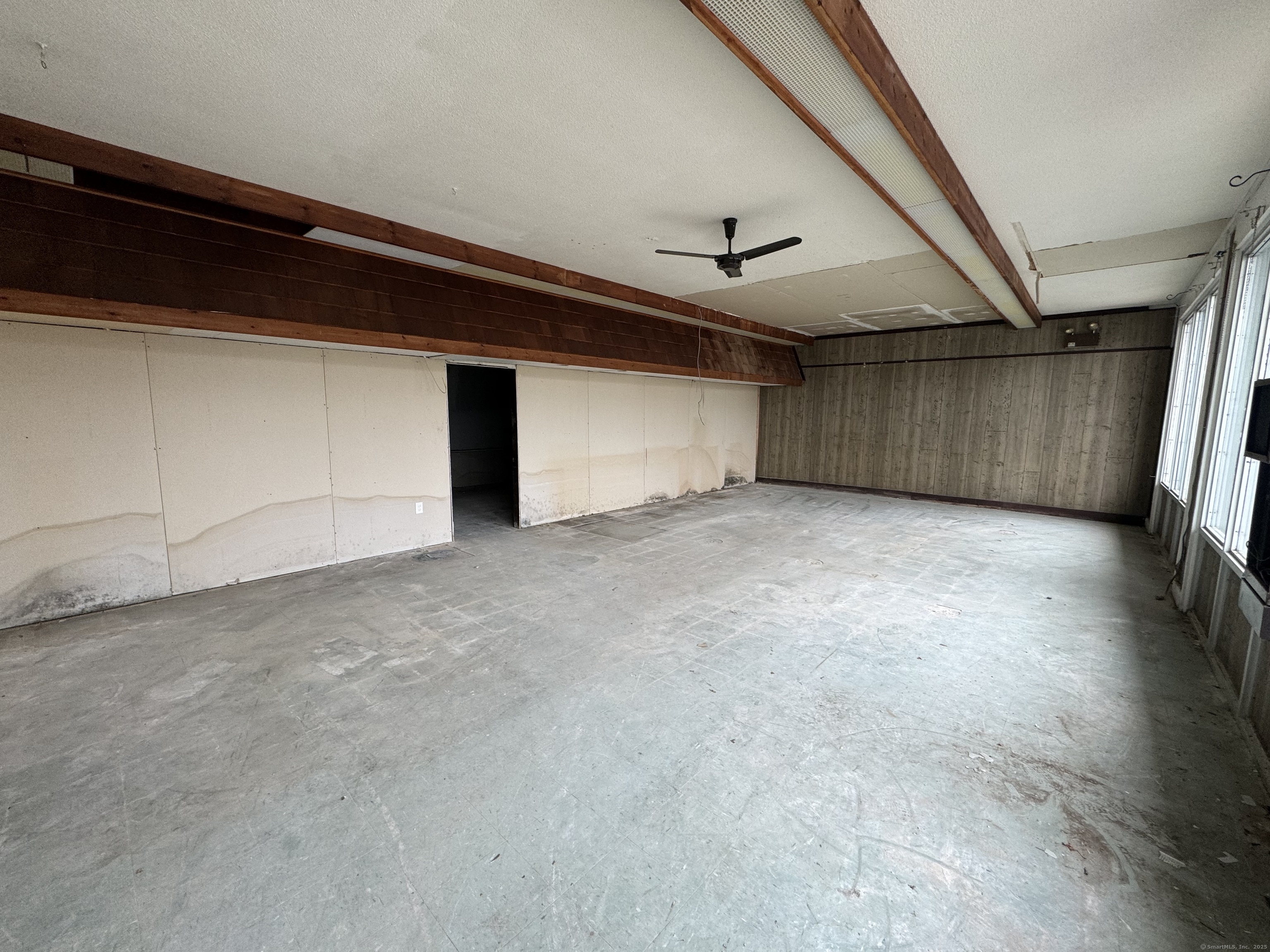 392 Eastern Point Road Property Photo 16