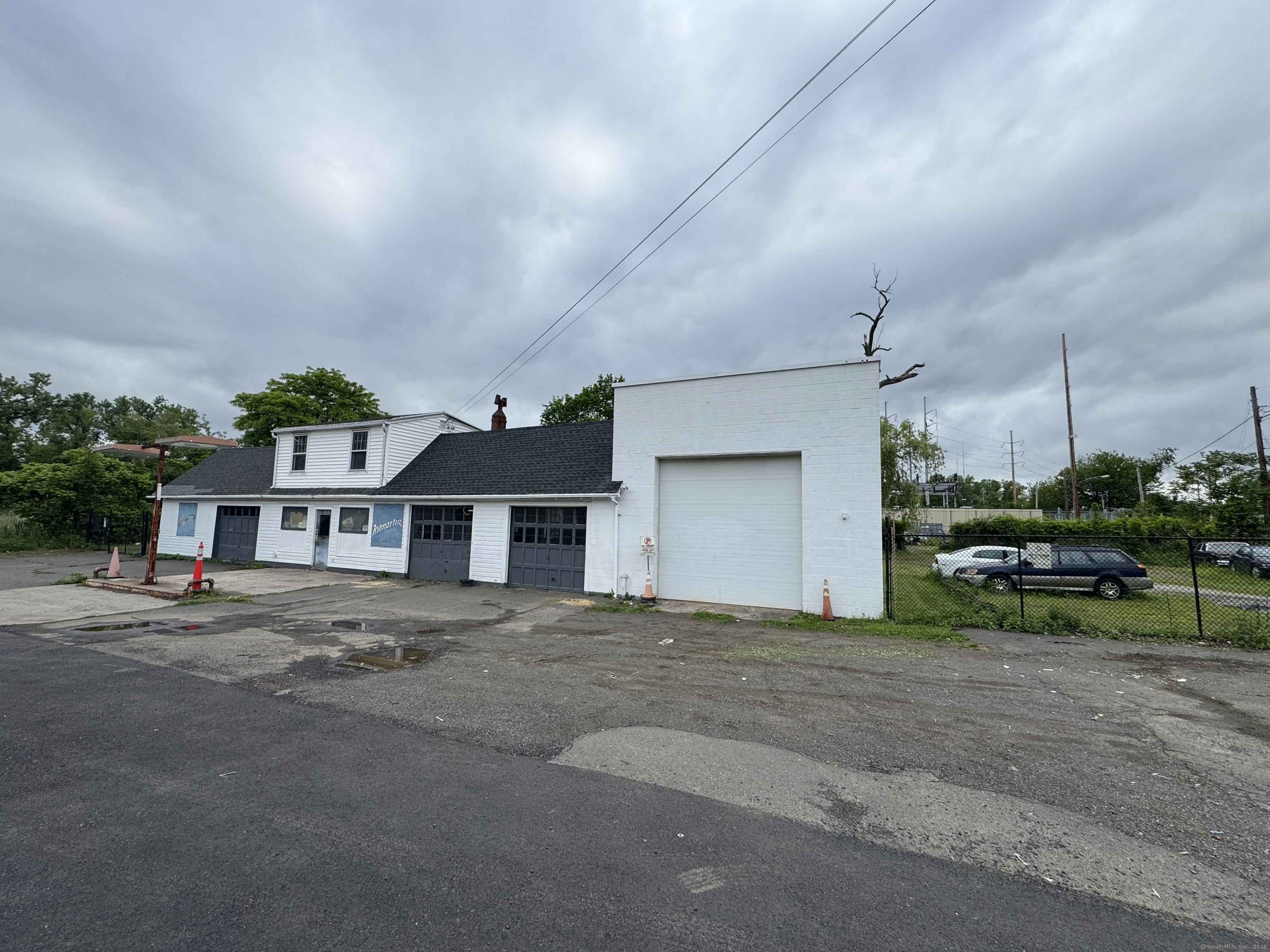 1096 Quinnipiac Avenue Property Photo 1