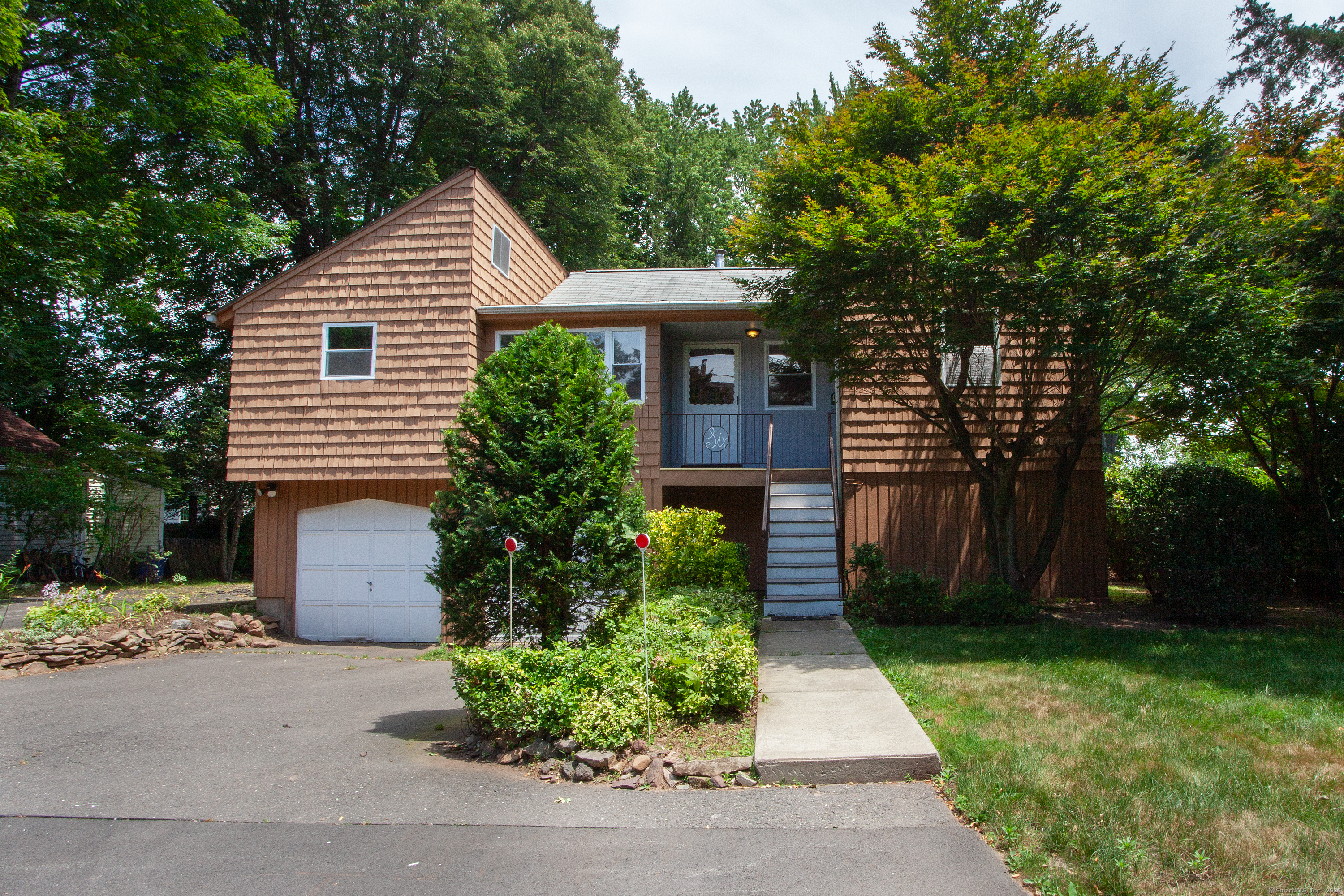6 Cadwell Street Property Photo 1