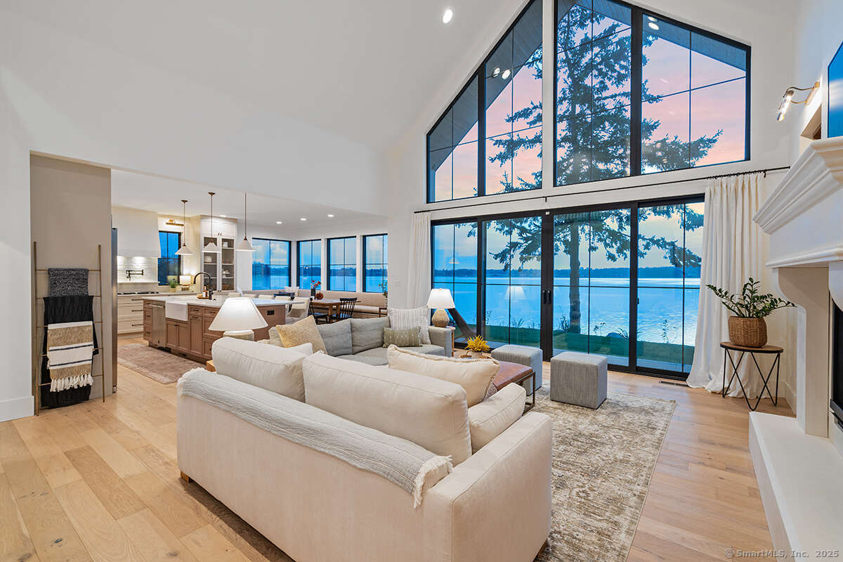 70 Lake Shore South Drive Property Photo 3